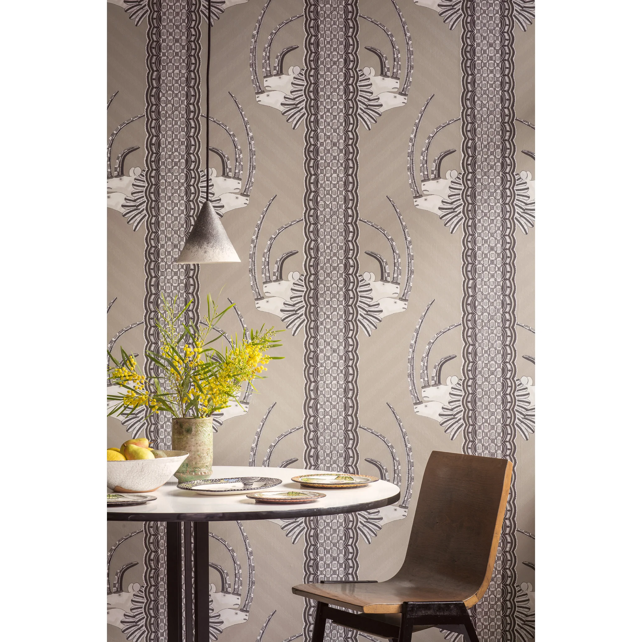 Cole & Son Jabu Linen & Black Wallpaper - Image 5