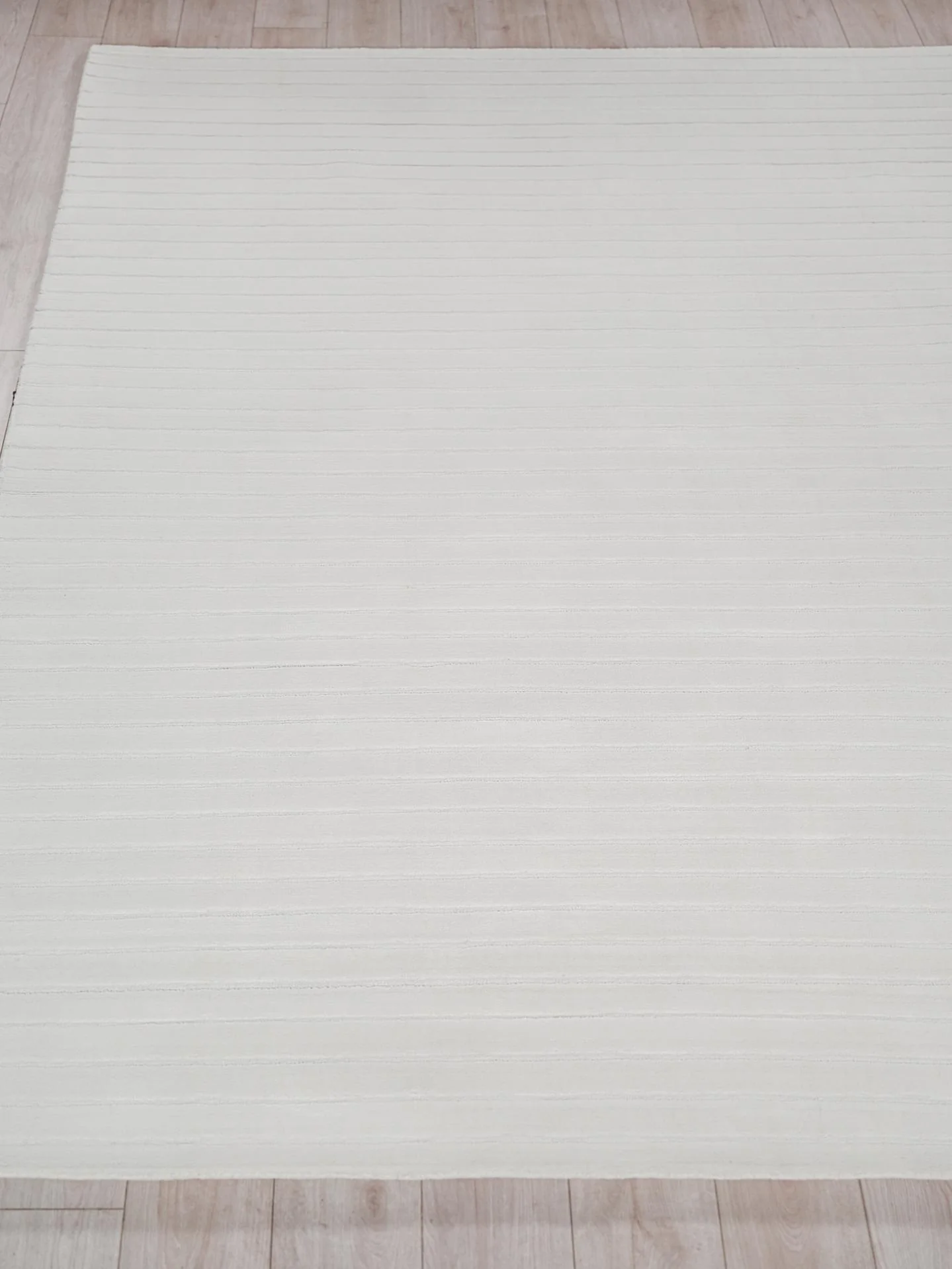Exquisite Rugs Amani Modern Handmade Silky Nylon In 6763 White 18' X 14' Area Rug - Image 4