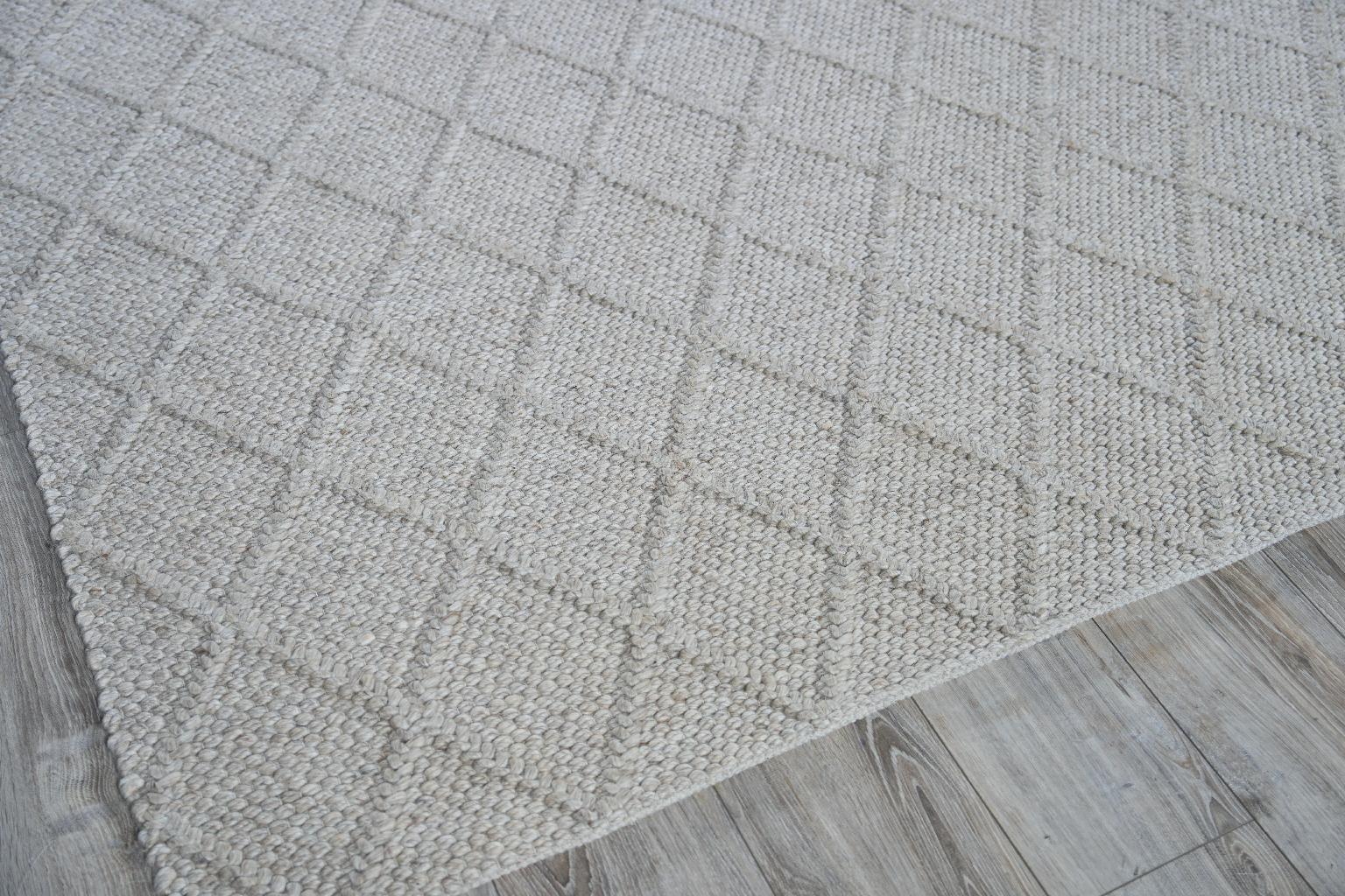 Exquisite Rugs Brentwood Handwoven Wool/Viscose 4715 Silver 9' X 6' Area Rug - Image 3