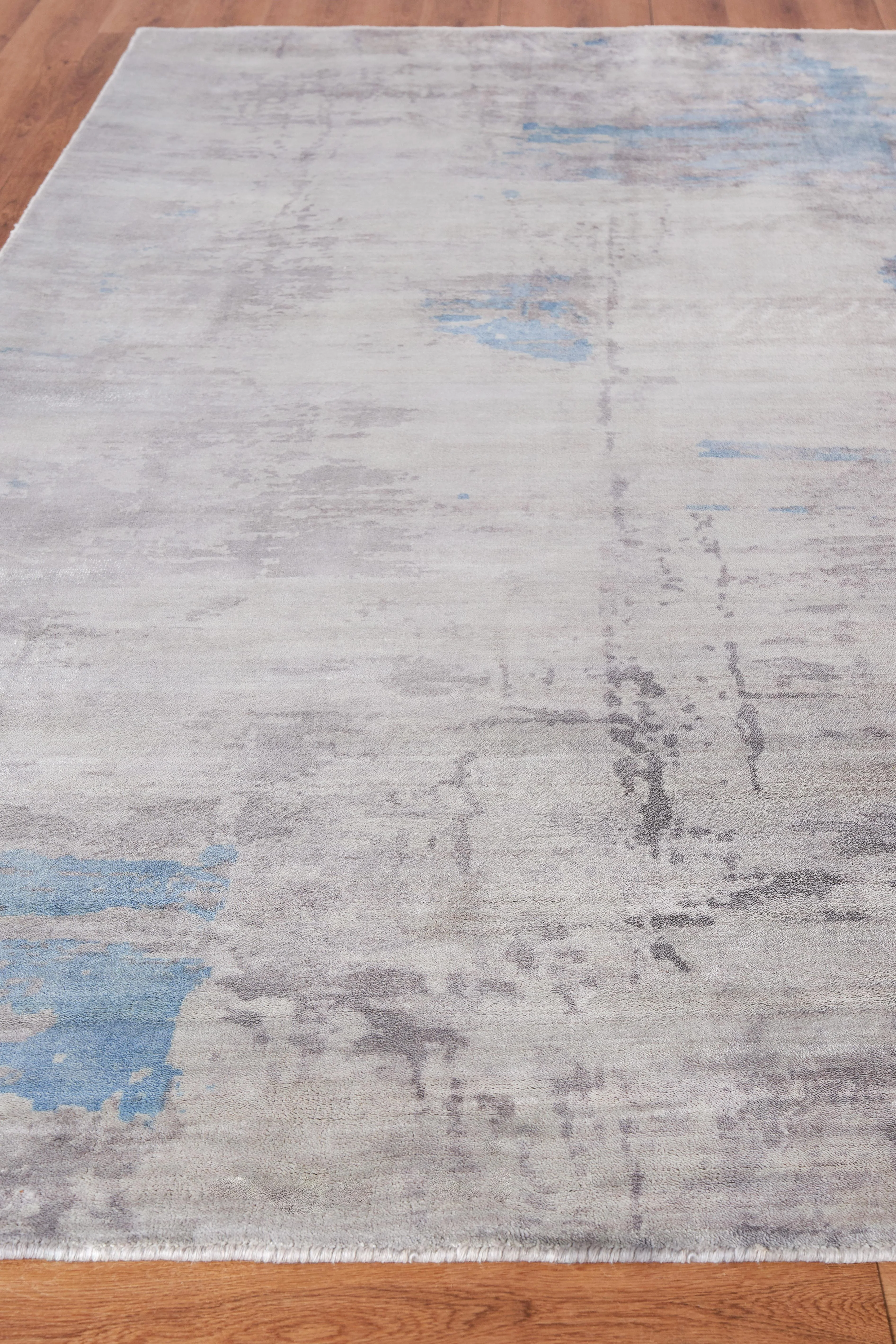 Exquisite Rugs Cassina Hand Loomed Bamboo Silk In 2541 Gray/Blue 9' X 6' Area Rug - Image 4