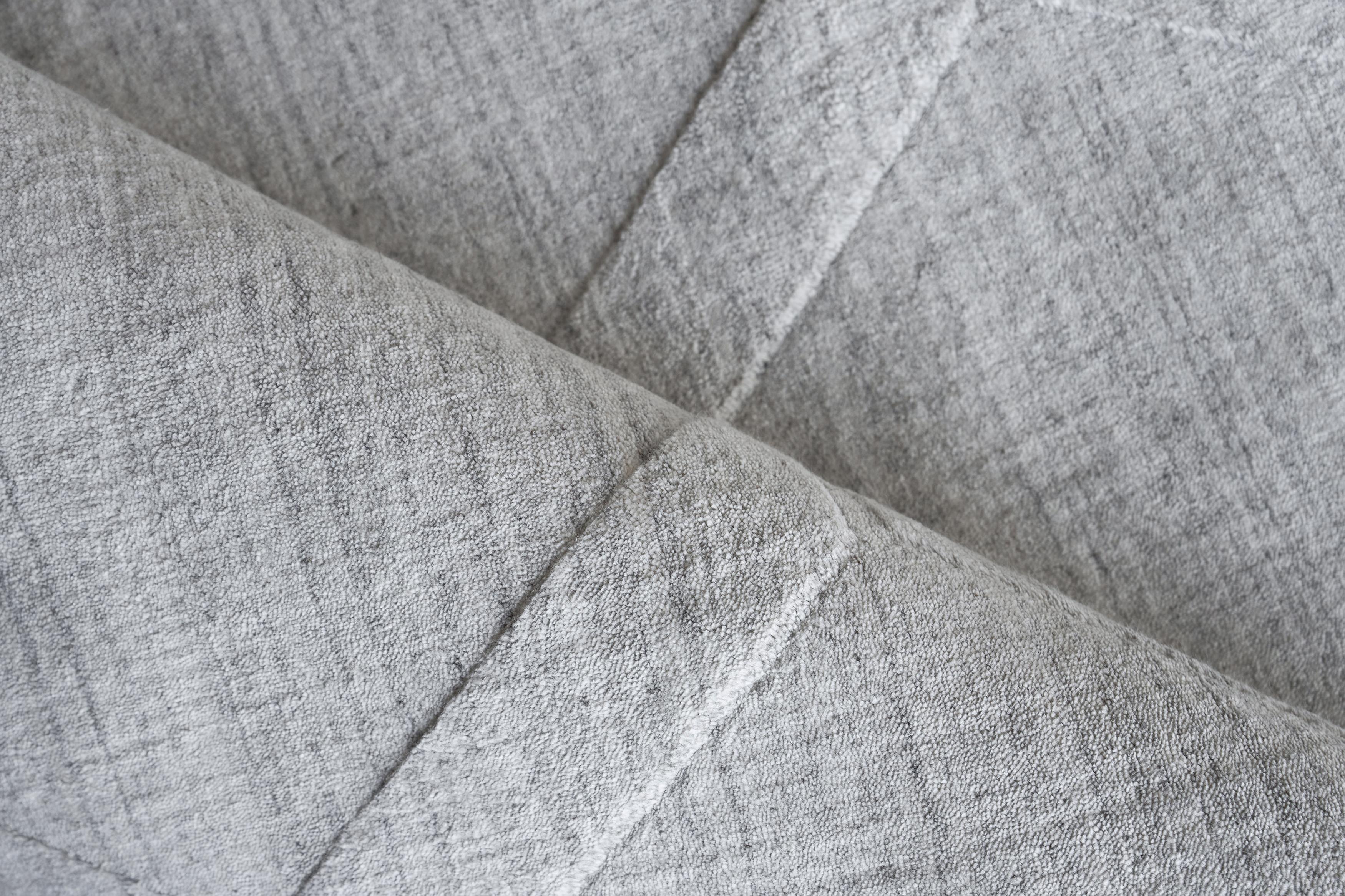 Exquisite Rugs Castelli Handloomed Bamboo Silk And New Zealand Wool 5630 Light Silver 12' X 9' Area Rug - Image 5