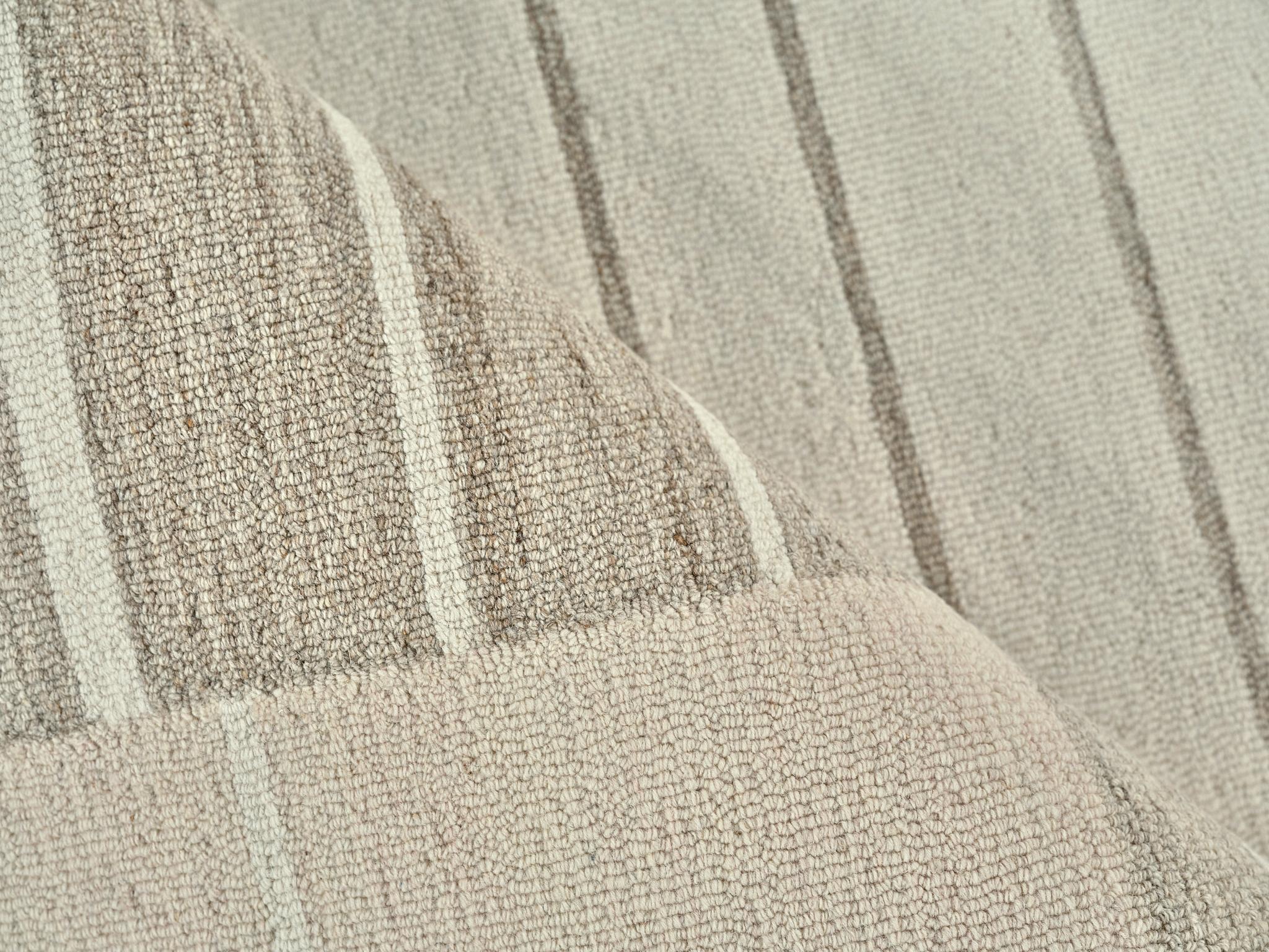 Exquisite Rugs Castine Handmade Hand-Tufted New Zealand Wool On Canvas 6873 Beige/Ivory 6' X 4' Area Rug - Image 5