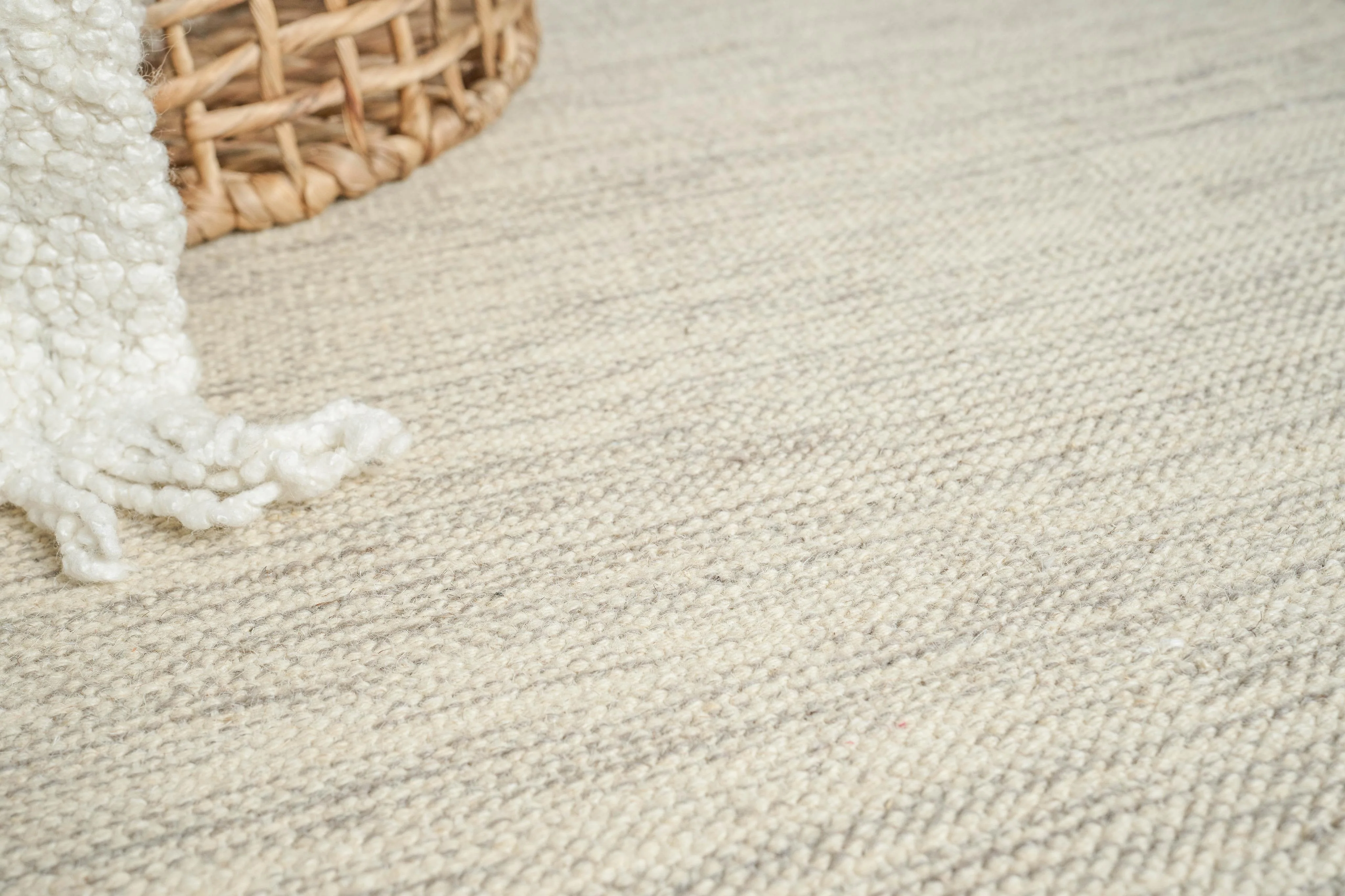 Exquisite Rugs Chelsea Flatweave New Zealand Wool 4798 Beige/Gray 8' X 5' Area Rug - Image 7