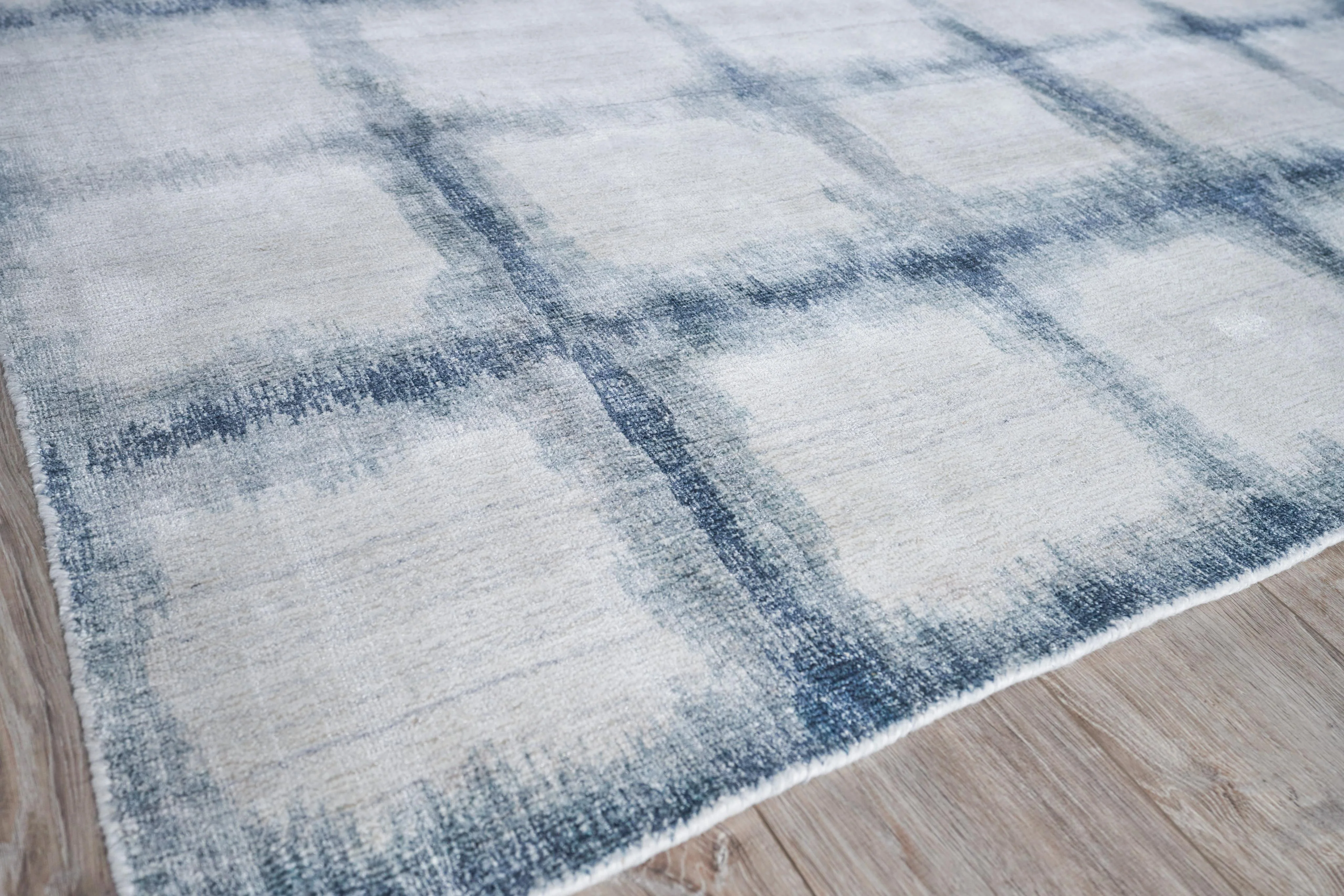 Exquisite Rugs Chroma Hand-Loomed Wool/Bamboo Silk 4717 Navy 18' X 14' Area Rug - Image 3