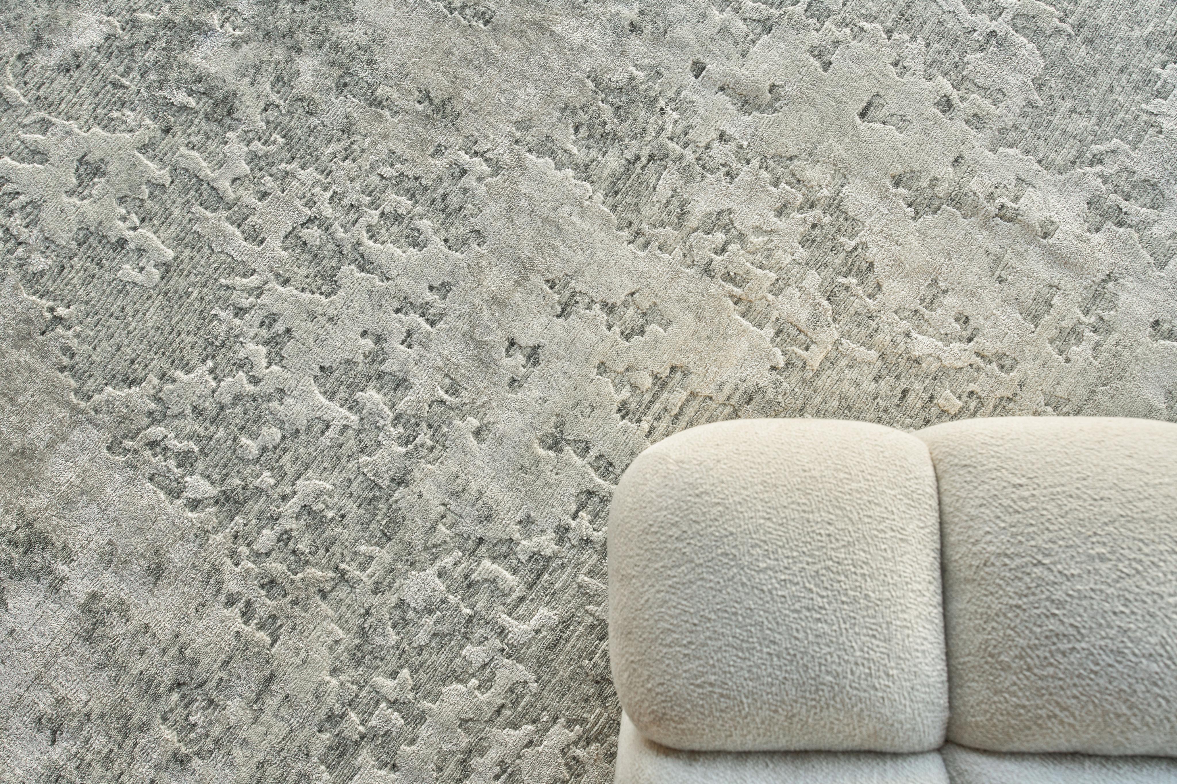 Exquisite Rugs Cosmo Hand-Knotted Wool/Bamboo Silk 4529 White 12' X 9' Area Rug - Image 6