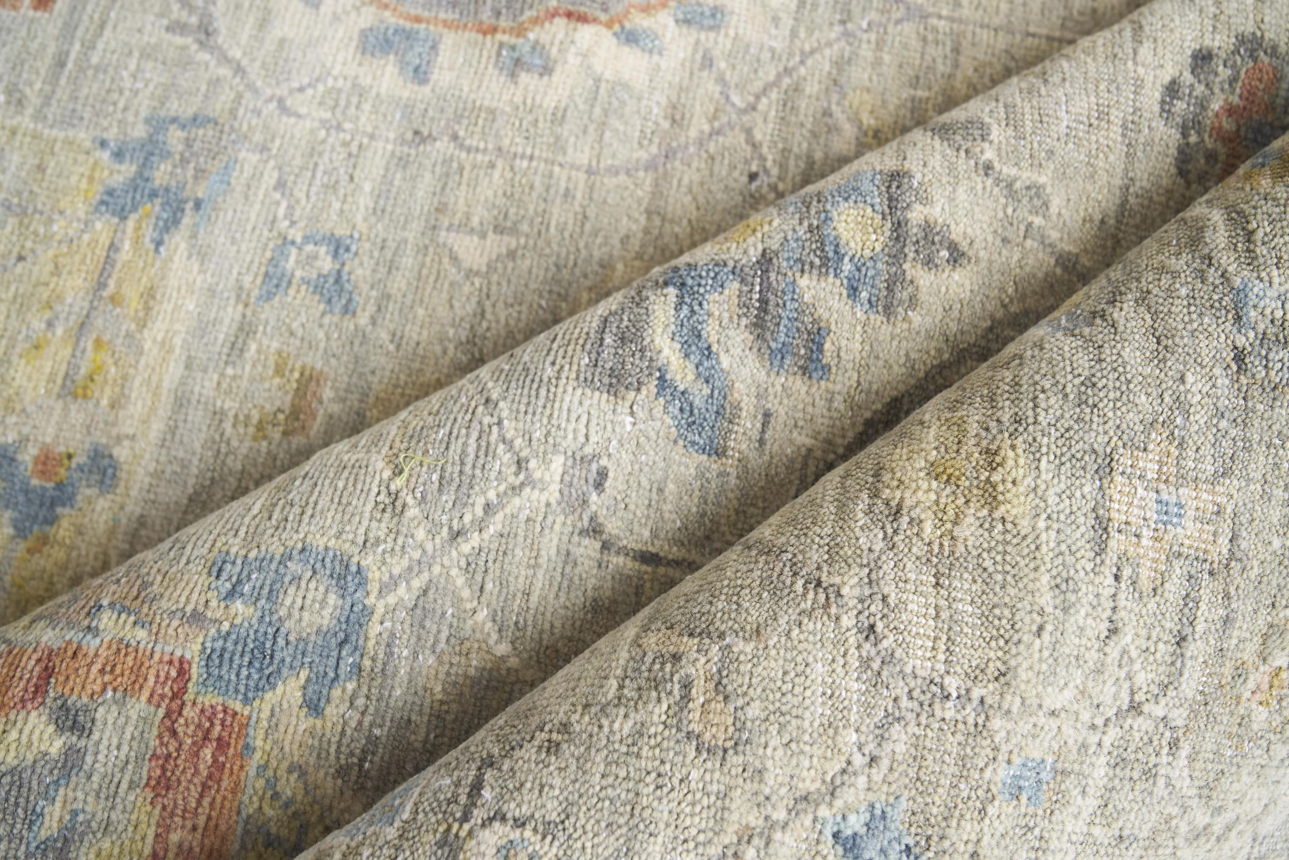 Exquisite Rugs Heirloom Hand-Knotted New Zealand Wool 3984 Beige/Rust 9' X 6' Area Rug - Image 5