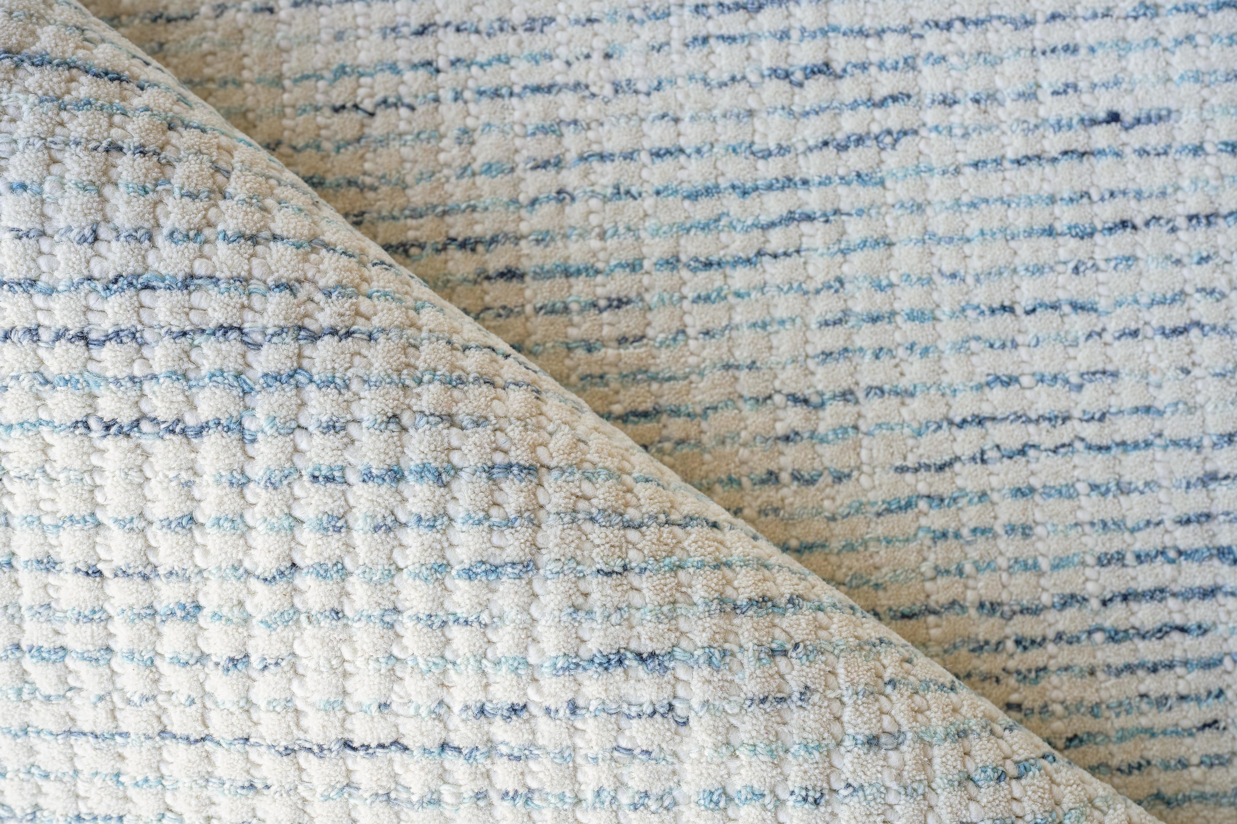 Exquisite Rugs Key West Hand-Tufted New Zealand Wool 6026 Ivory/Blue 8' X 5' Area Rug - Image 5