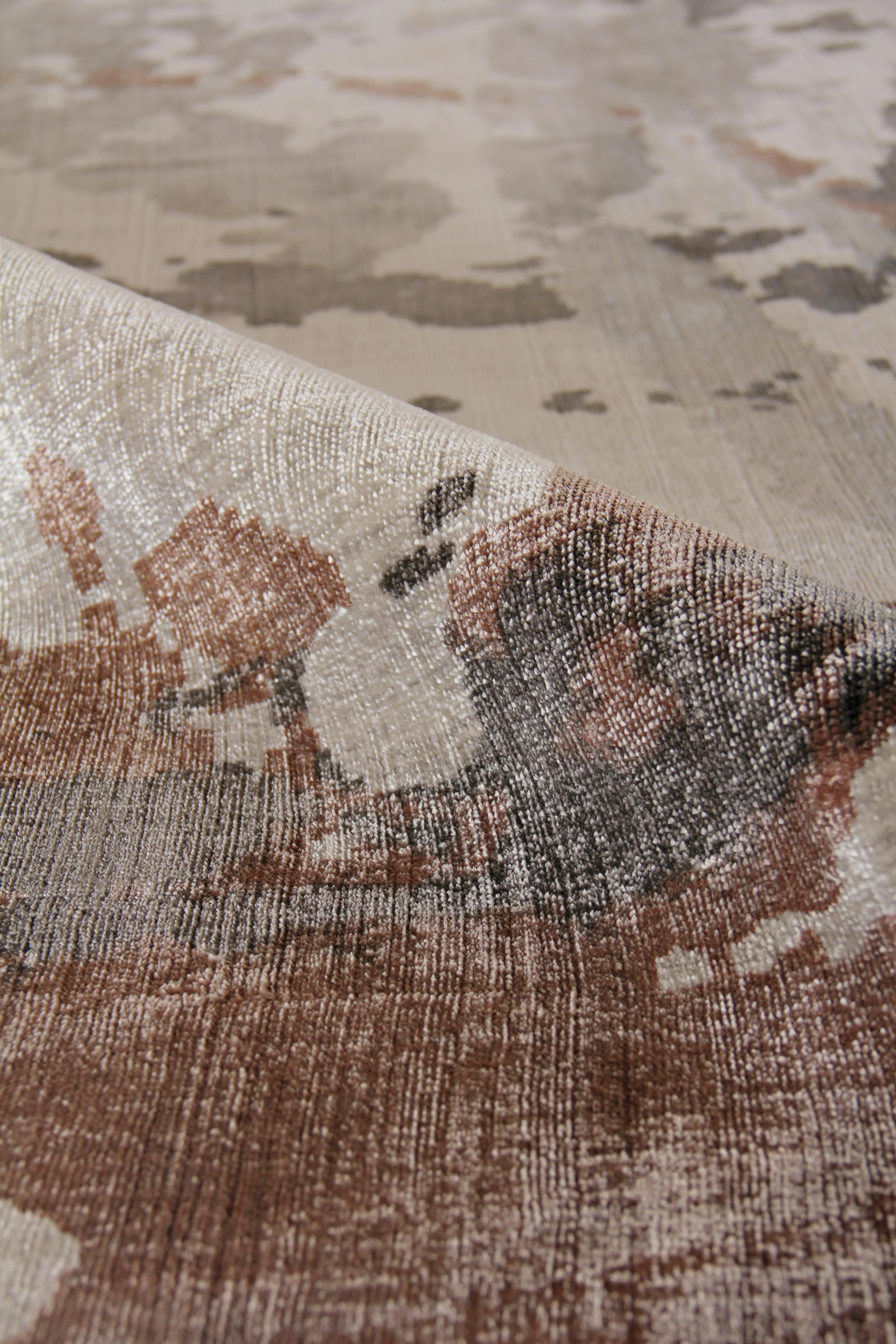 Exquisite Rugs Koda Hand Loomed Bamboo Silk In 3330 Copper/Charcoal 14' X 10' Area Rug - Image 2
