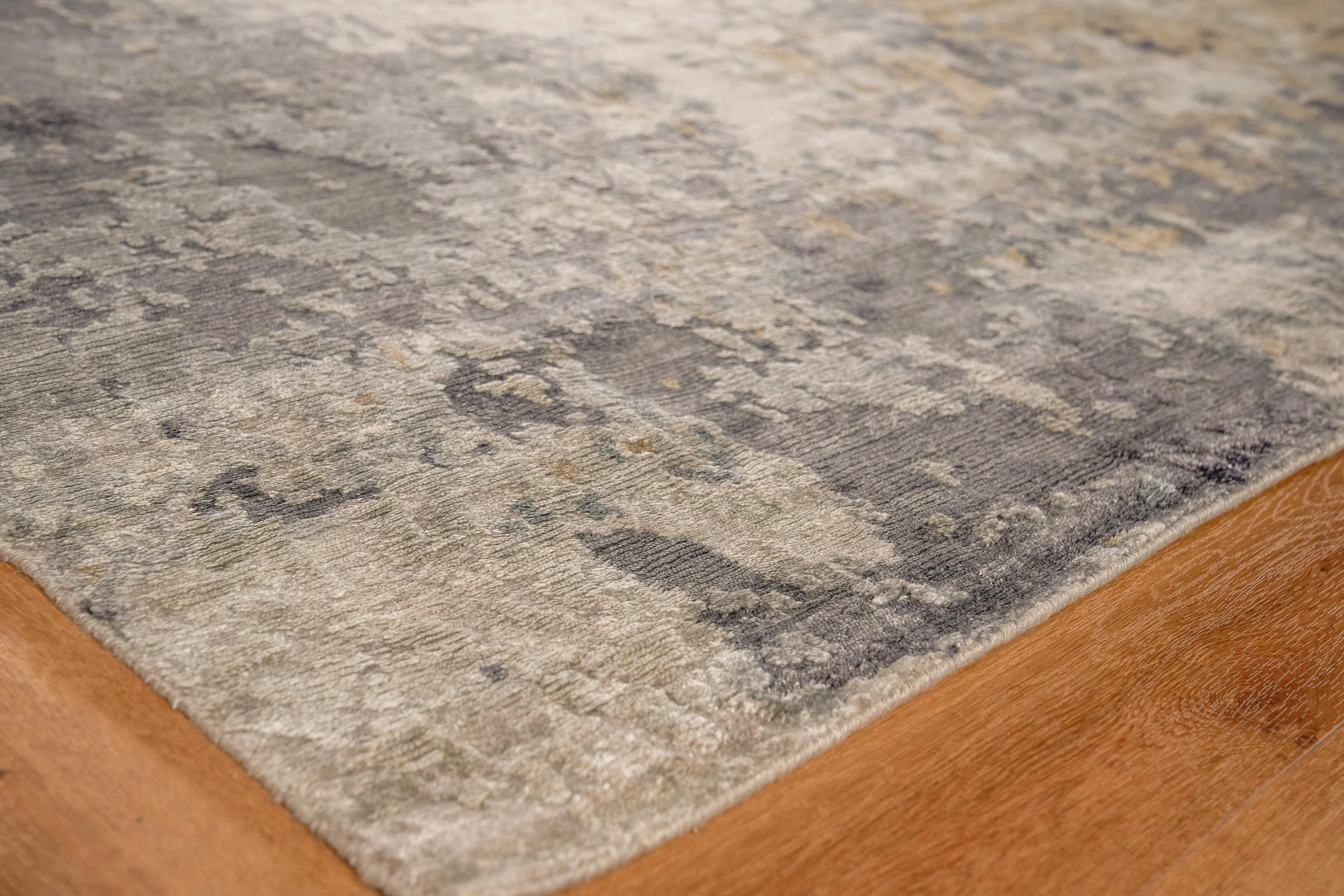Exquisite Rugs Laureno Hand-Knotted Bamboo Silk 4472 Gray 14' X 10' Area Rug - Image 3