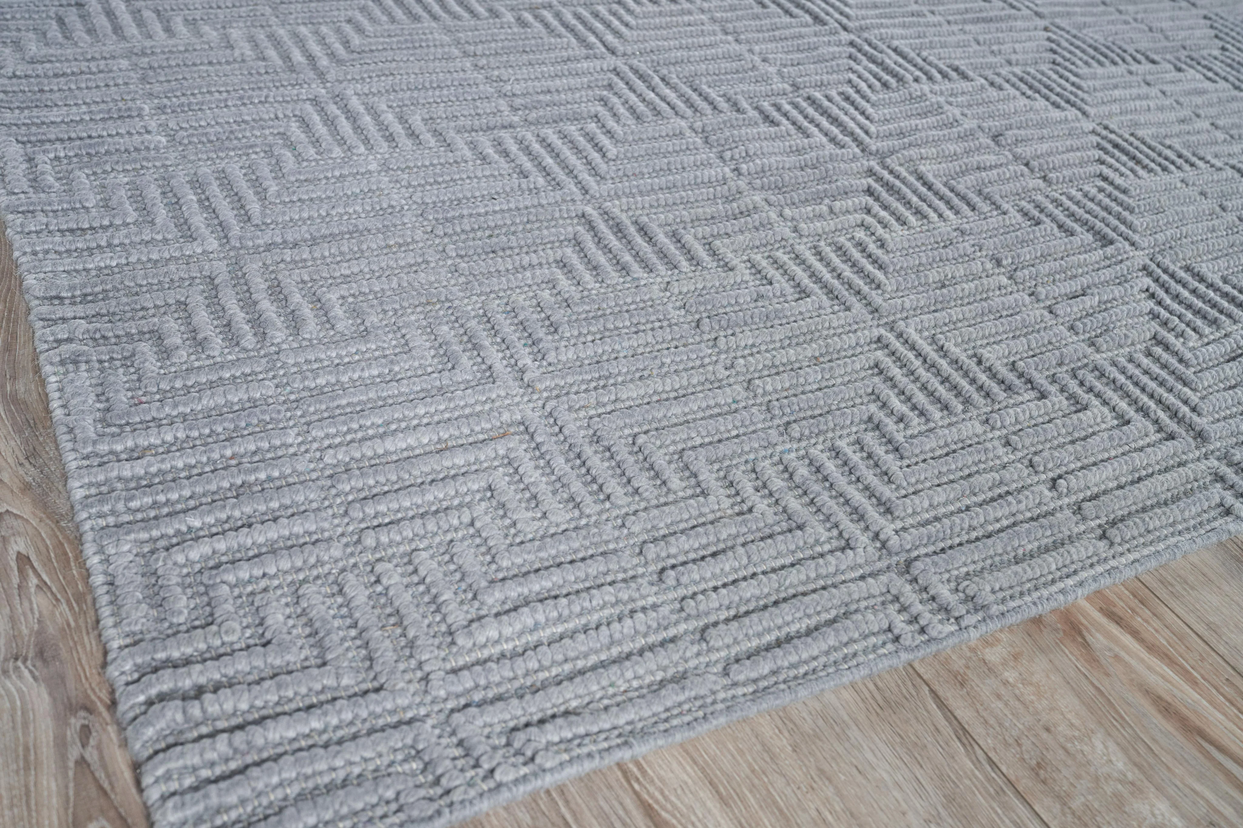 Exquisite Rugs Manzoni Hand-Loomed New Zealand Wool 4958 Gray 5' X 3' Area Rug - Image 3