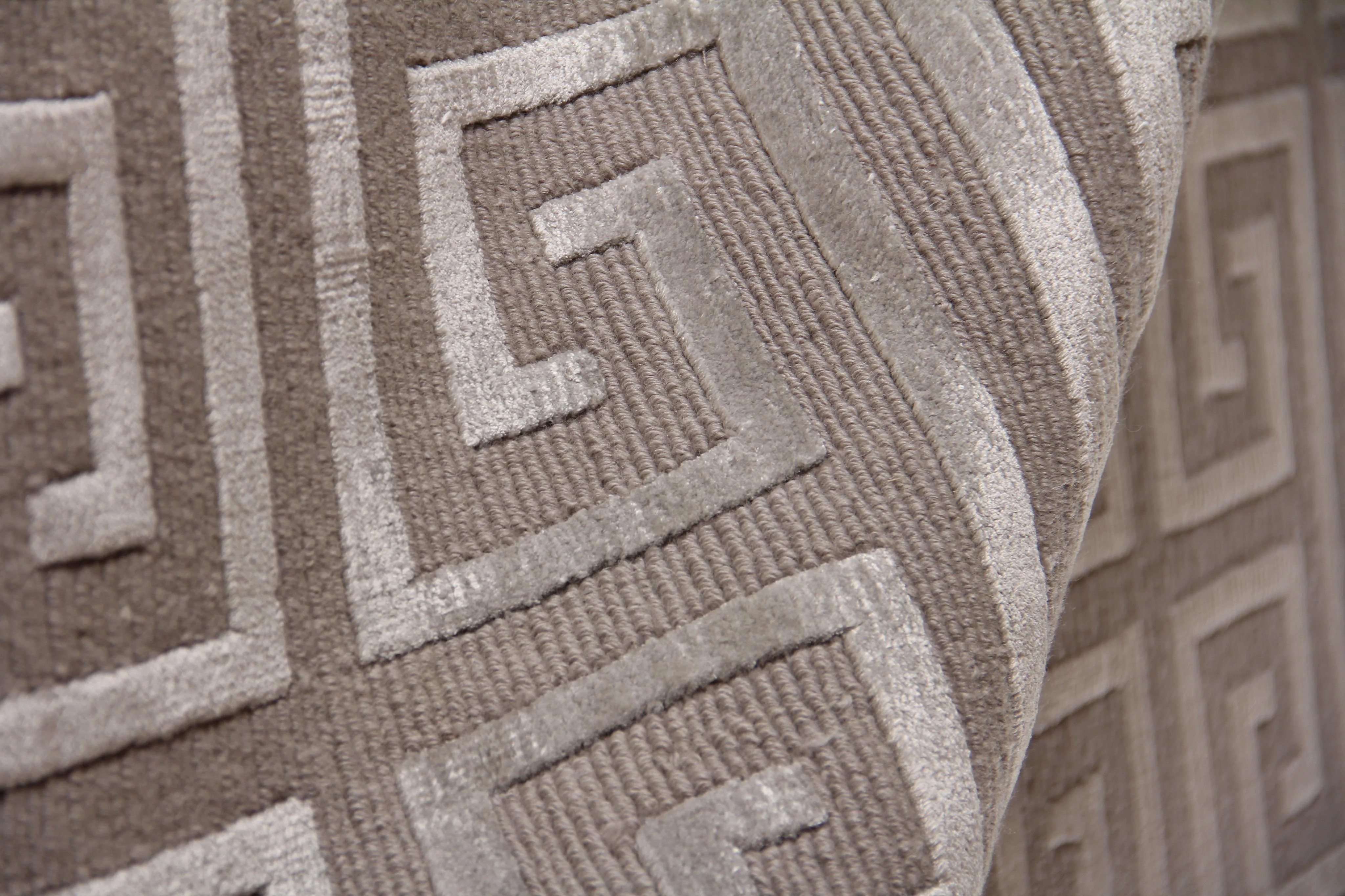 Exquisite Rugs Metro Velvet Hand Knotted Wool/Viscose In 5048 Taupe 10' X 8' Area Rug - Image 4