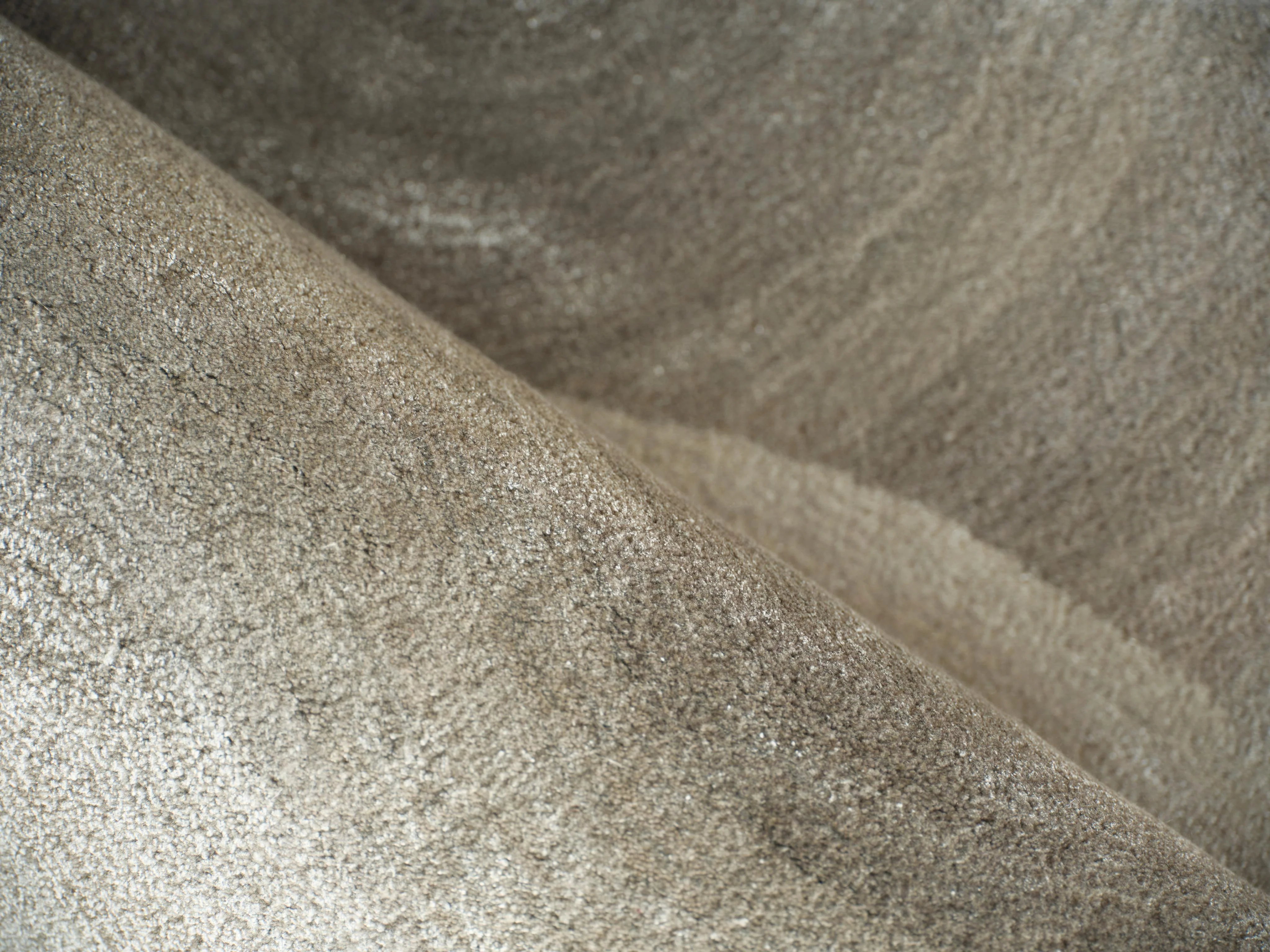Exquisite Rugs Mitomo Hand Tufted Wool/Bamboo Silk In 7272 Charcoal/Ivory 6' X 4' Area Rug - Image 5
