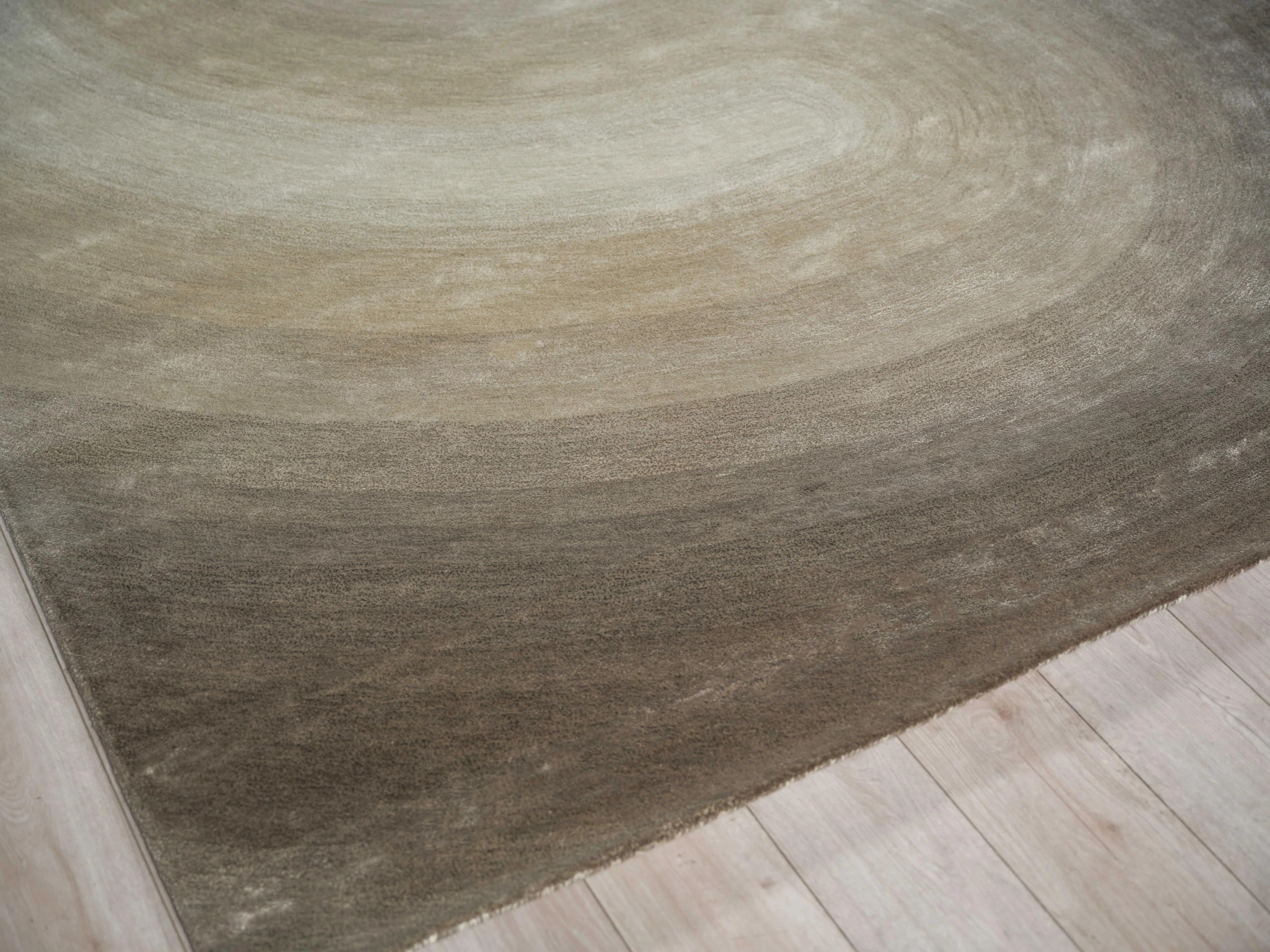 Exquisite Rugs Mitomo Hand Tufted Wool/Bamboo Silk In 7280 Taupe 10' X 8' Area Rug - Image 3