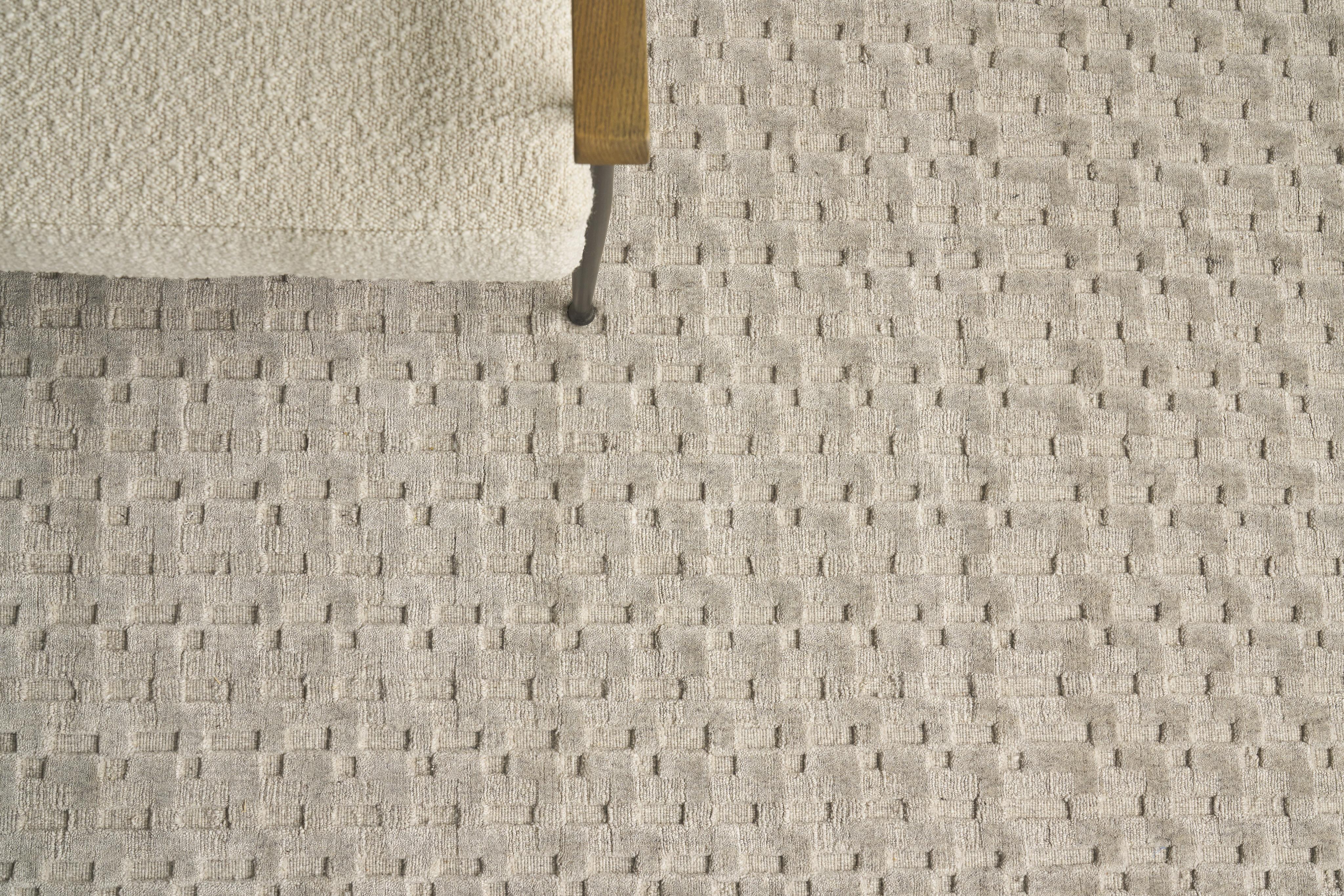 Exquisite Rugs Monroe Silk Hand-Loomed Bamboo Silk 3971 Light Taupe 12' X 9' Area Rug - Image 6