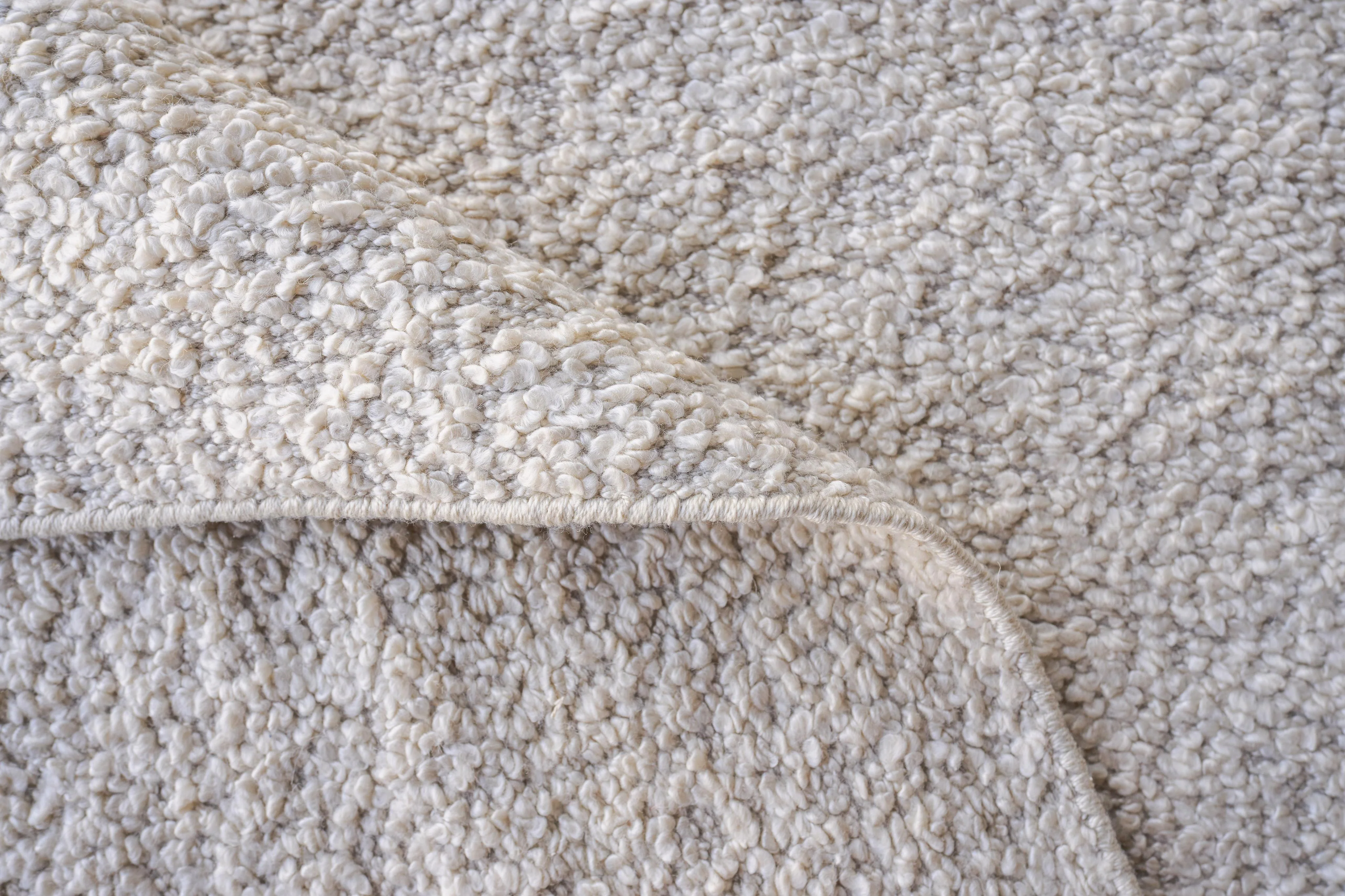 Exquisite Rugs Morello Indoor/Outdoor Reversible Hand-Loomed Pet Yarn 4777 Ivory/Gray 18' X 14' Area Rug - Image 5