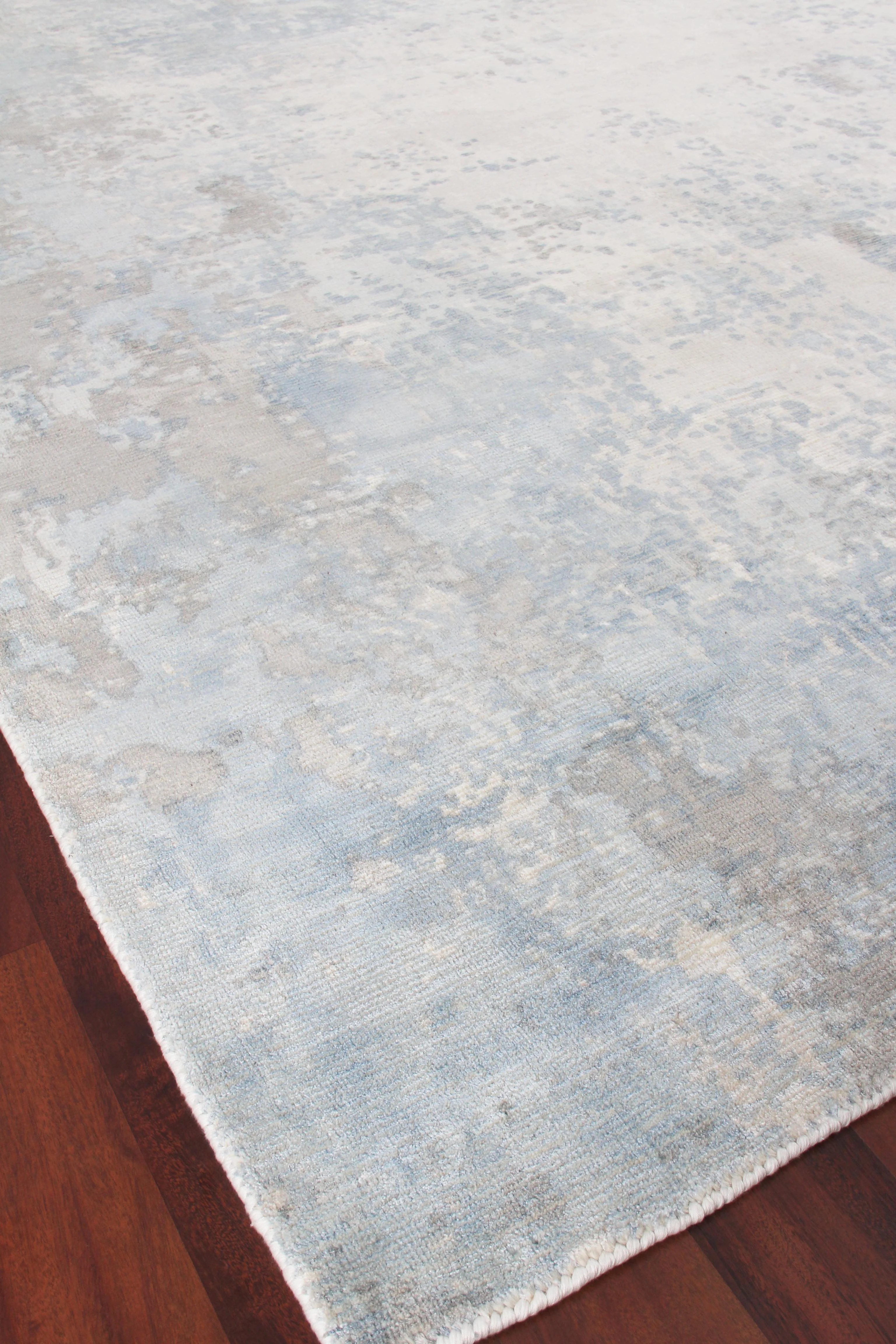 Exquisite Rugs Murano Hand-Loomed Wool/Bamboo Silk 4028 Silver/Blue 12' X 9' Area Rug - Image 3