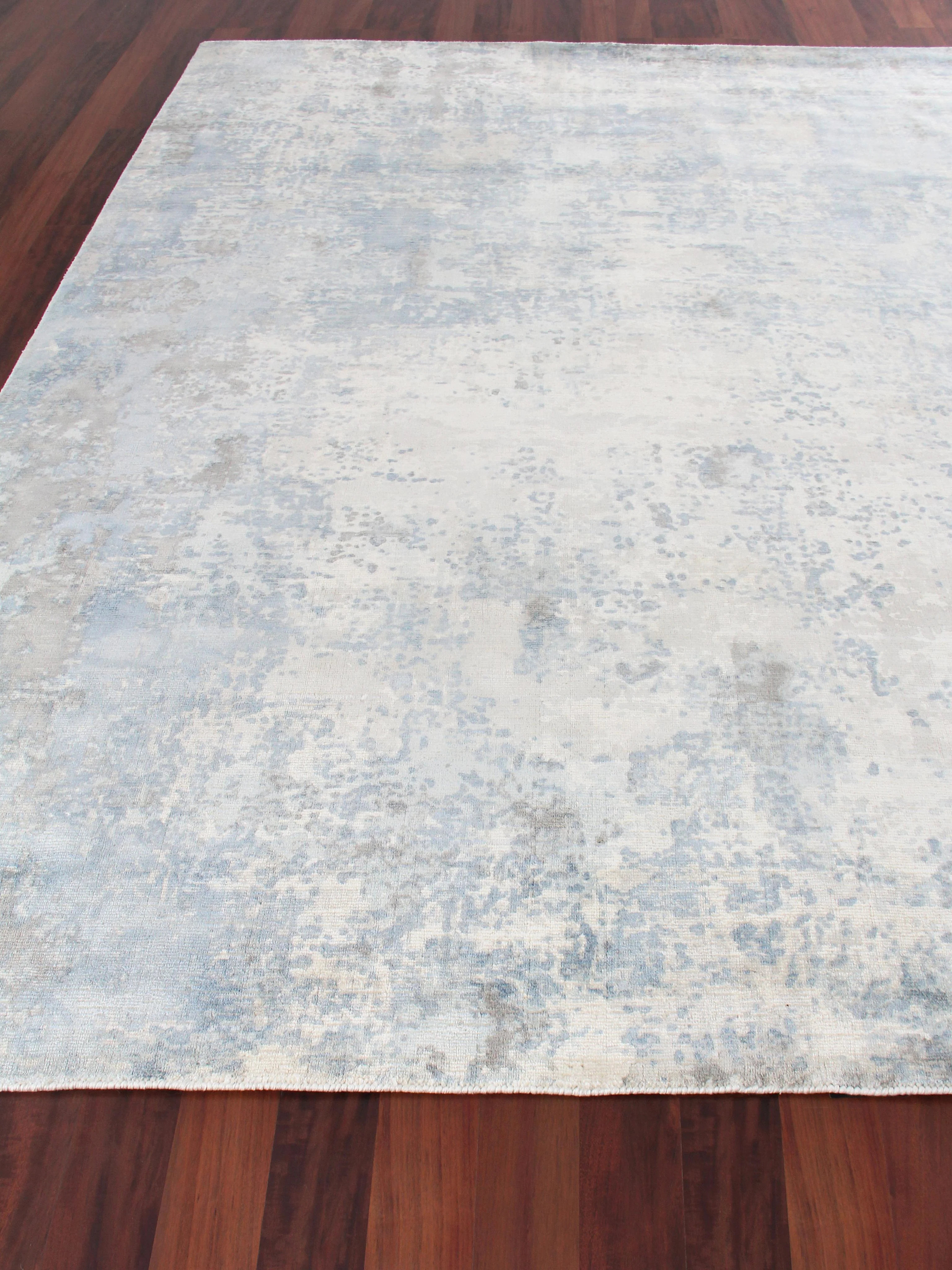 Exquisite Rugs Murano Hand-Loomed Wool/Bamboo Silk 4028 Silver/Blue 12' X 9' Area Rug - Image 4