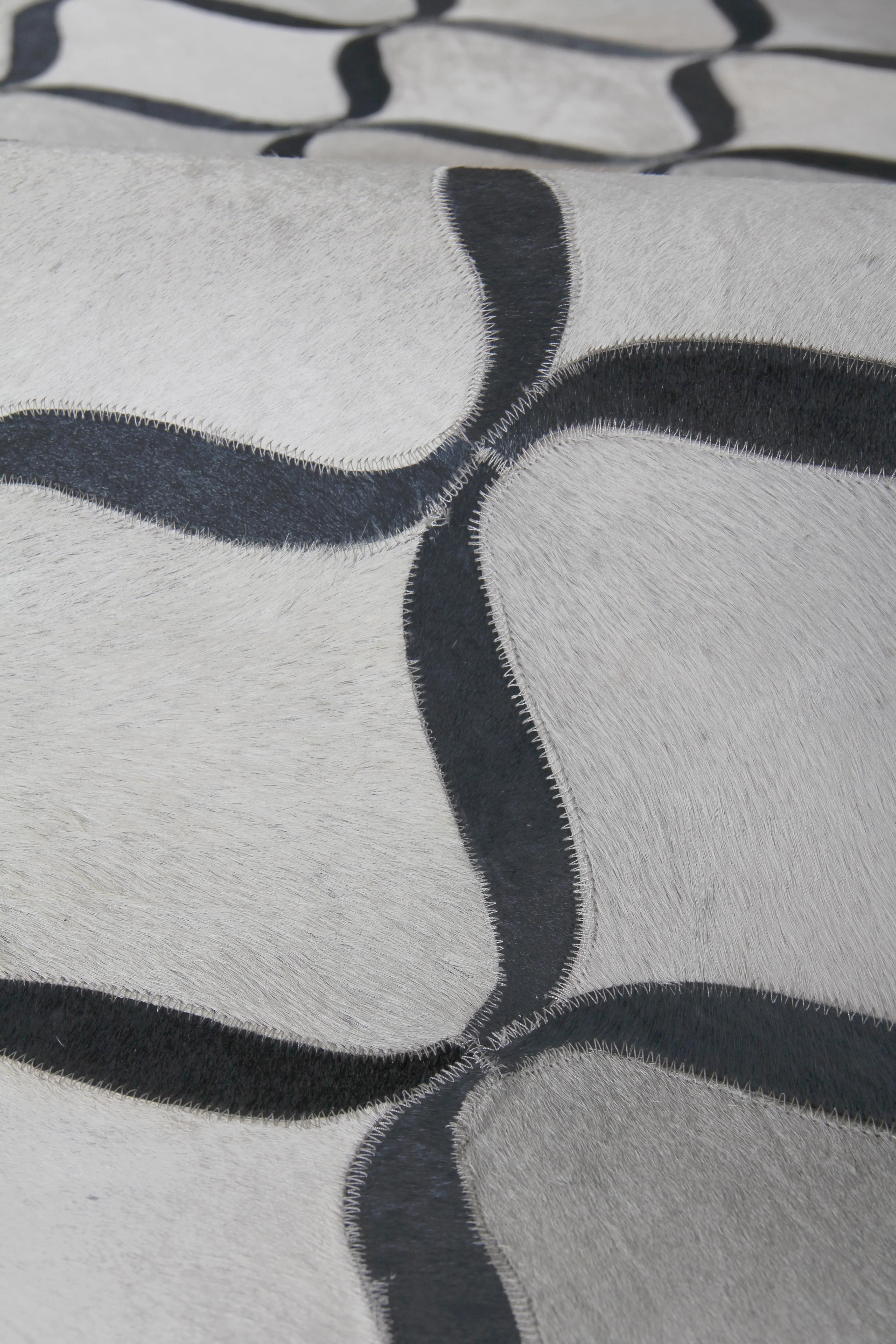 Exquisite Rugs Natural Hide Handmade Leather Hide In 2153 Silver/Blue 11' X 4.5' Area Rug - Image 4
