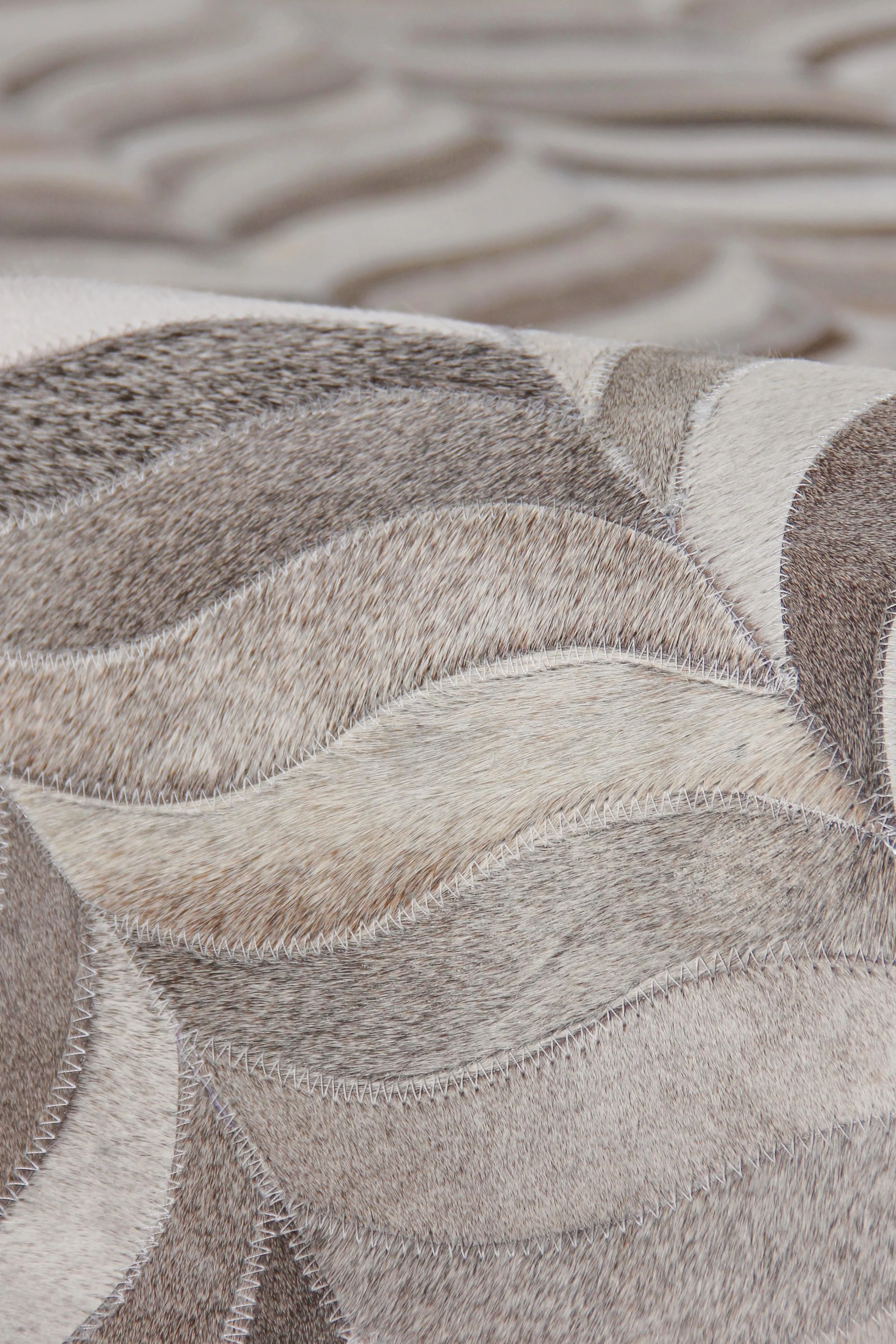 Exquisite Rugs Natural Hide Handmade Leather Hide In 2207 Silver 11' X 8' Area Rug - Image 4
