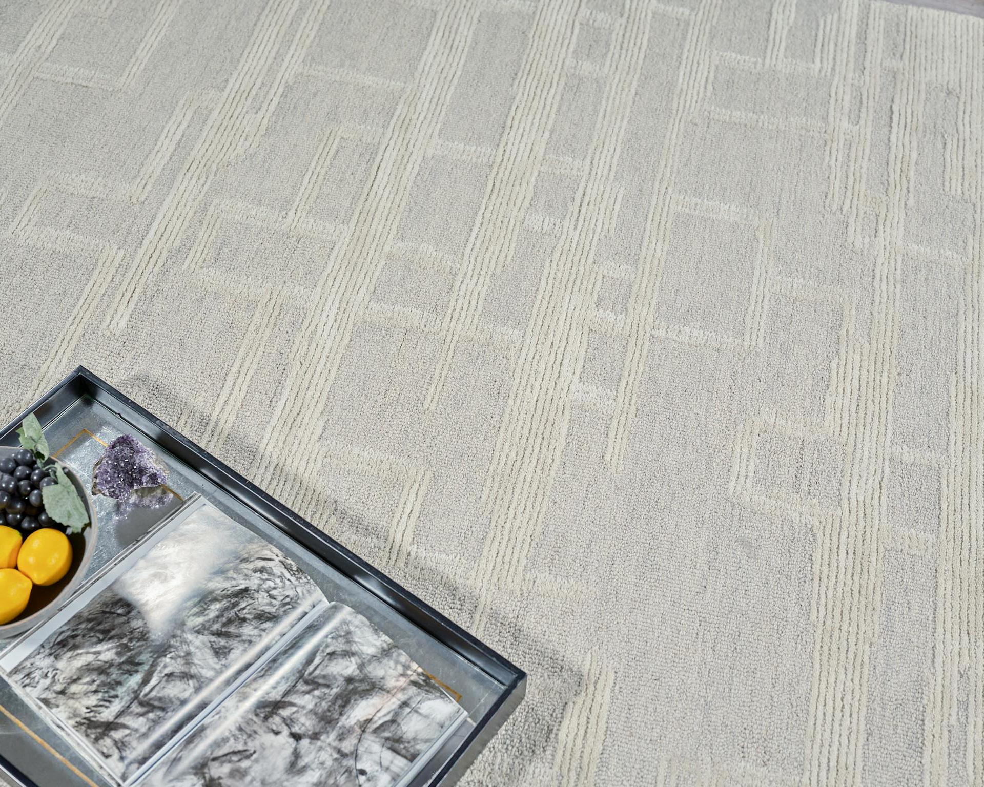 Exquisite Rugs Park City Hand Tufted New Zealand Wool In 6842 Silver/Ivory 6' X 4' Area Rug - Image 5