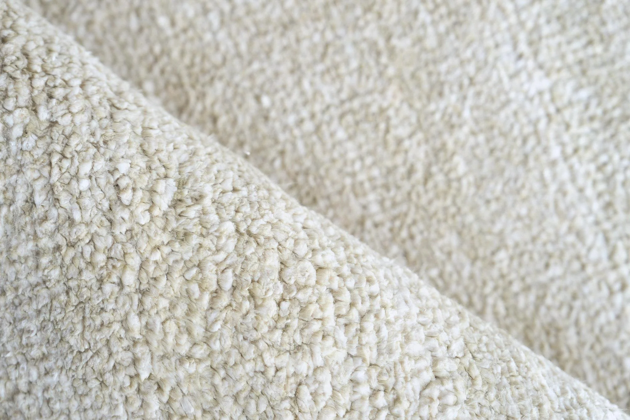 Exquisite Rugs Plush Hand-Knotted Bamboo Silk And Wool 4996 White 9' X 6' Area Rug - Image 5