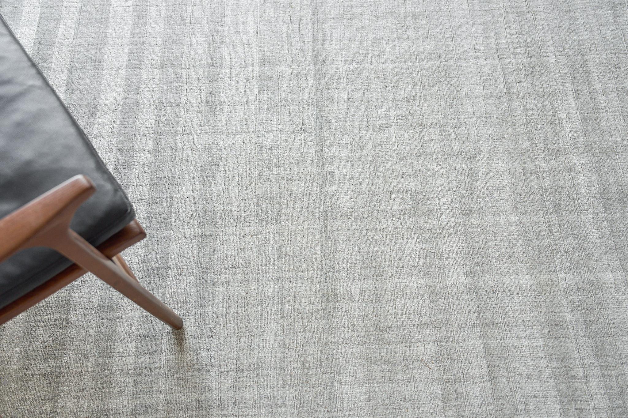 Exquisite Rugs Robin Stripe Handloomed Bamboo Silk And New Zealand Wool 5624 Light Silver 9' X 6' Area Rug - Image 2