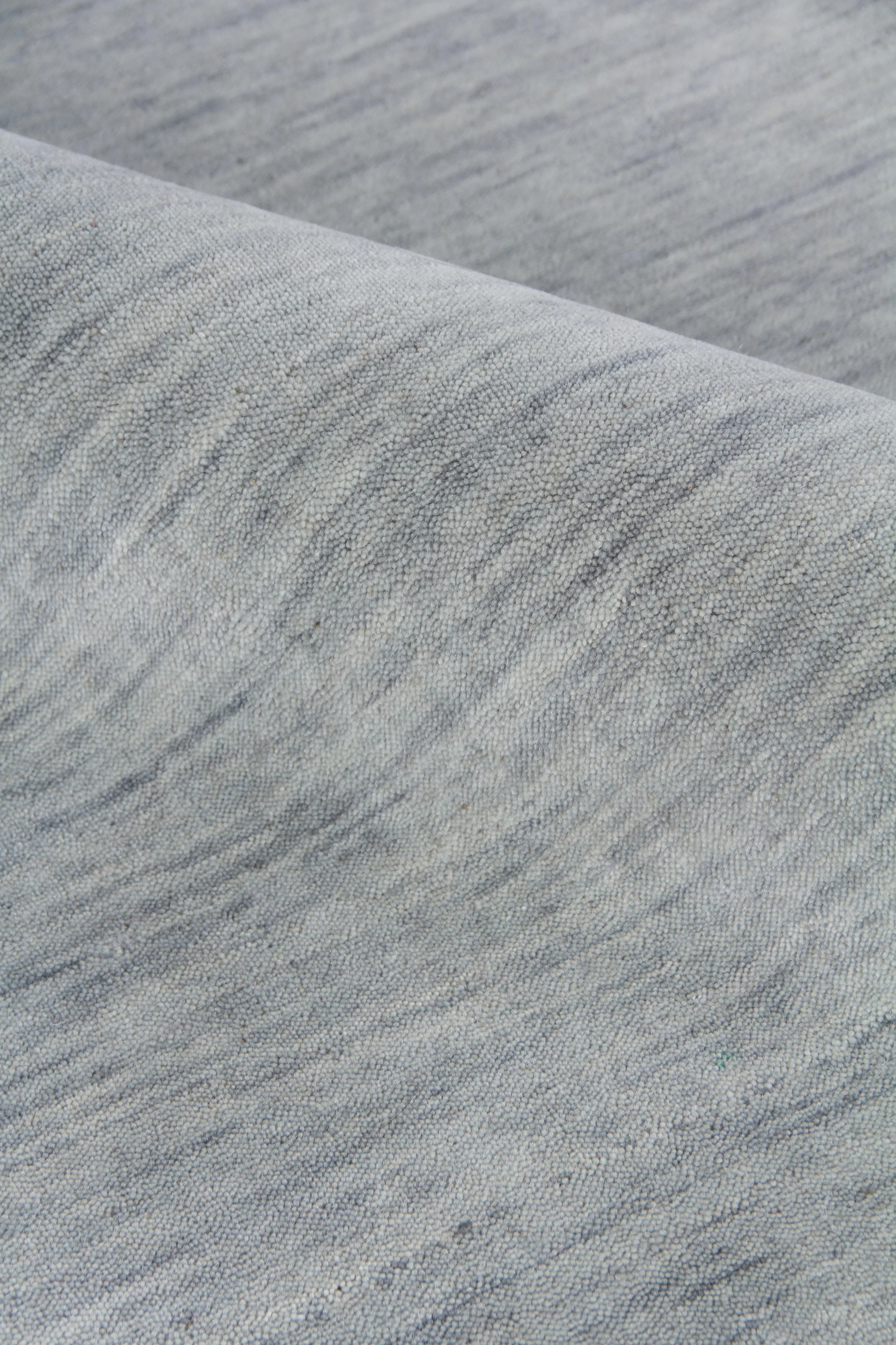 Exquisite Rugs Roche Hand Loomed New Zealand Wool In 2743 Soft Green 8' X 2.5' Area Rug - Image 4