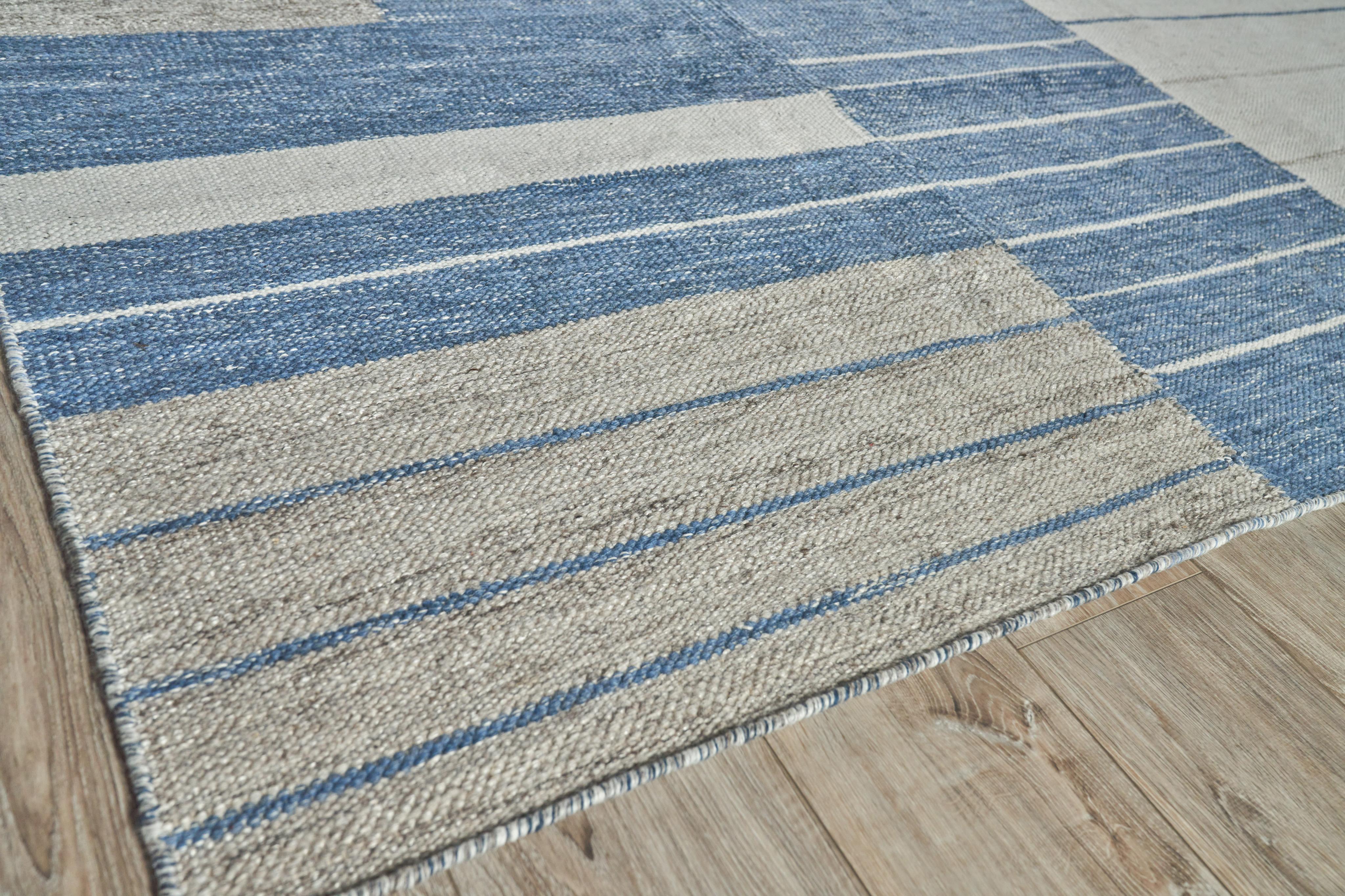 Exquisite Rugs Scandinavian Hand Loomed New Zealand Wool In 4992 Blue/Ivory 6' X 4.25' Area Rug - Image 3