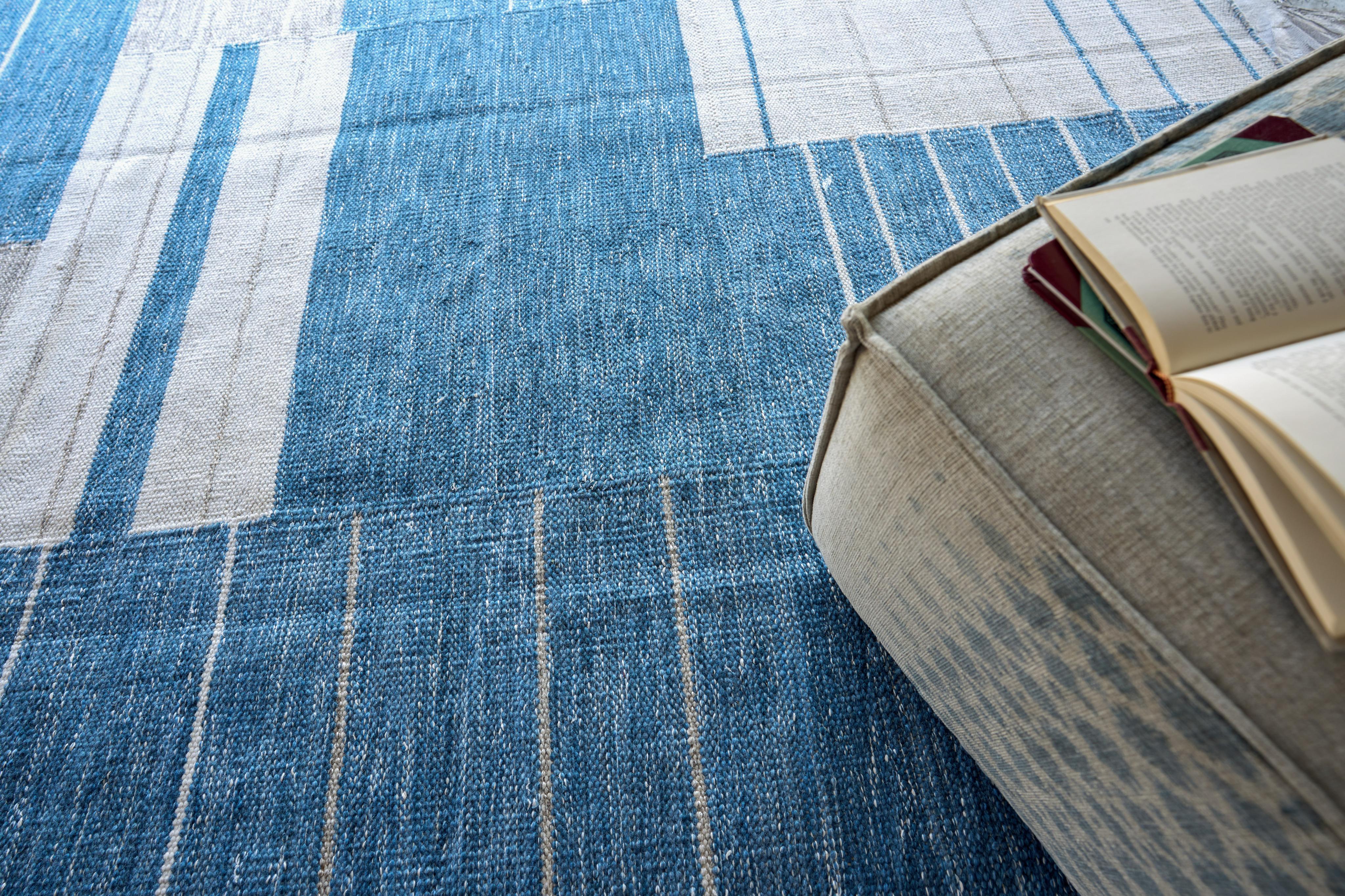 Exquisite Rugs Scandinavian Hand Loomed New Zealand Wool In 4992 Blue/Ivory 6' X 4.25' Area Rug - Image 7