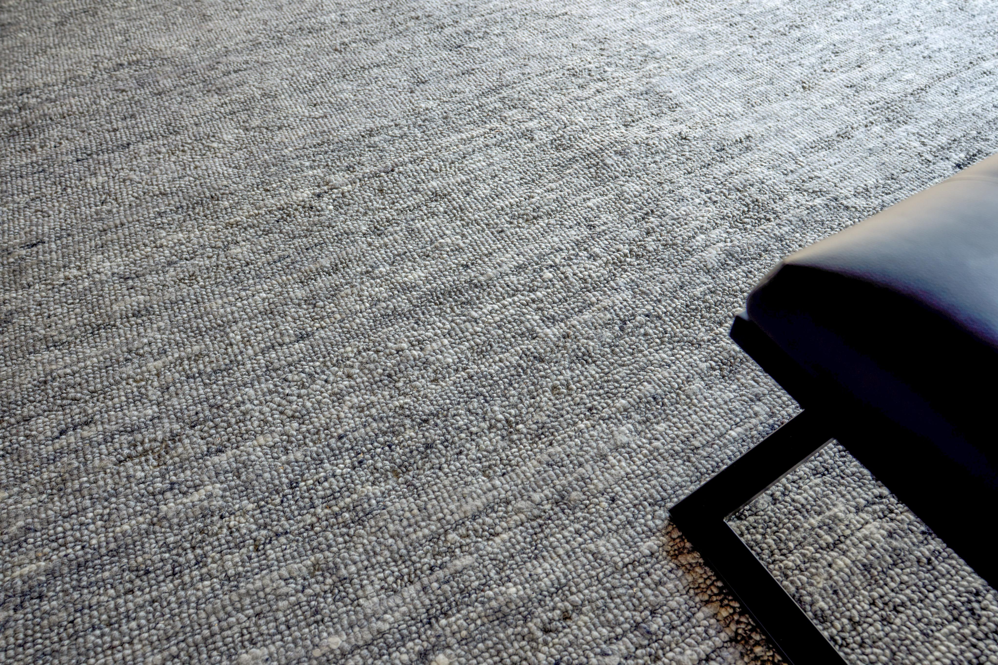 Exquisite Rugs Sorrento Hand Loomed New Zealand Wool In 4688 Dark Silver 14' X 10' Area Rug - Image 6