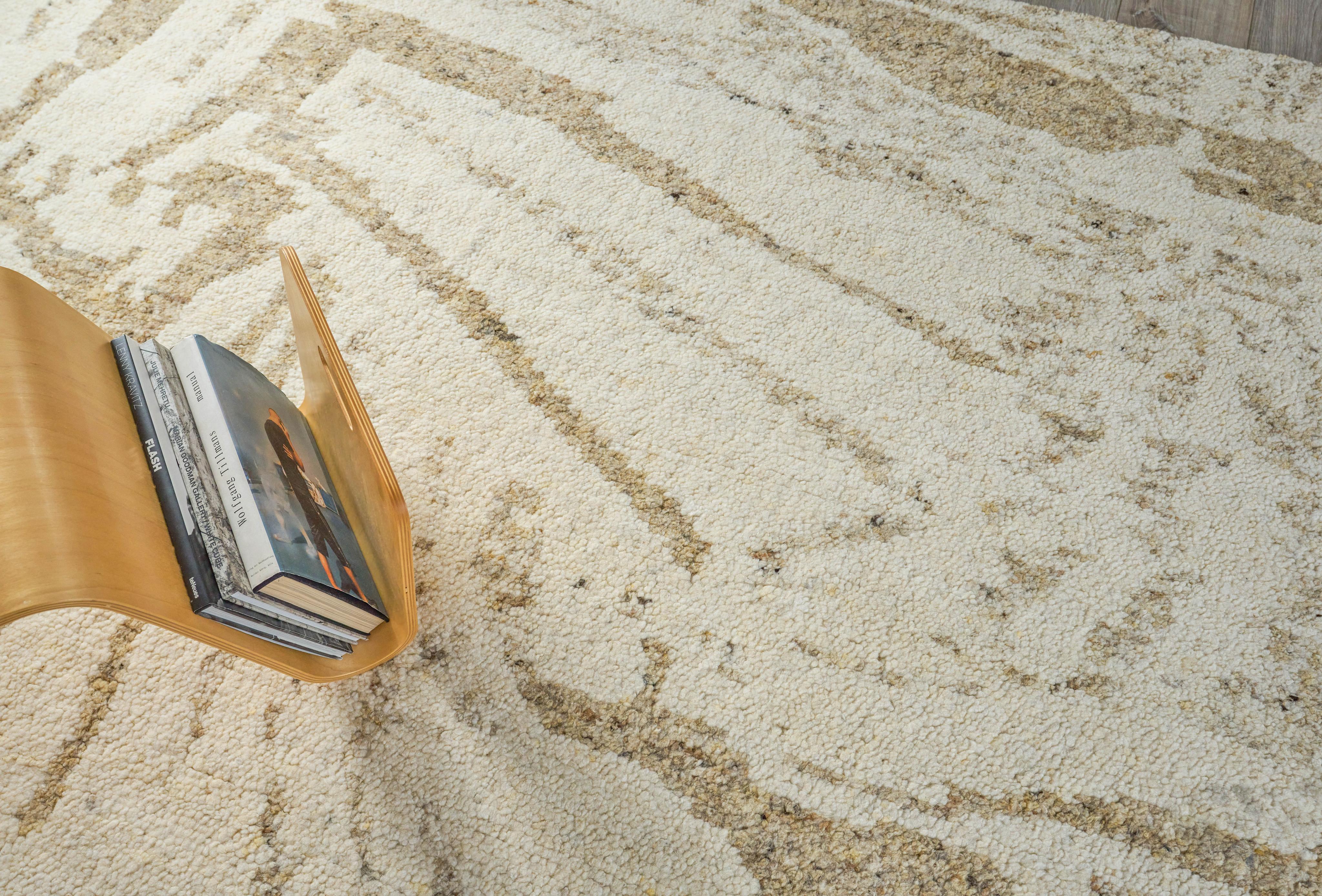 Exquisite Rugs Tahoe Hand-Knotted Wool 5315 Ivory/Beige 14' X 10' Area Rug - Image 2