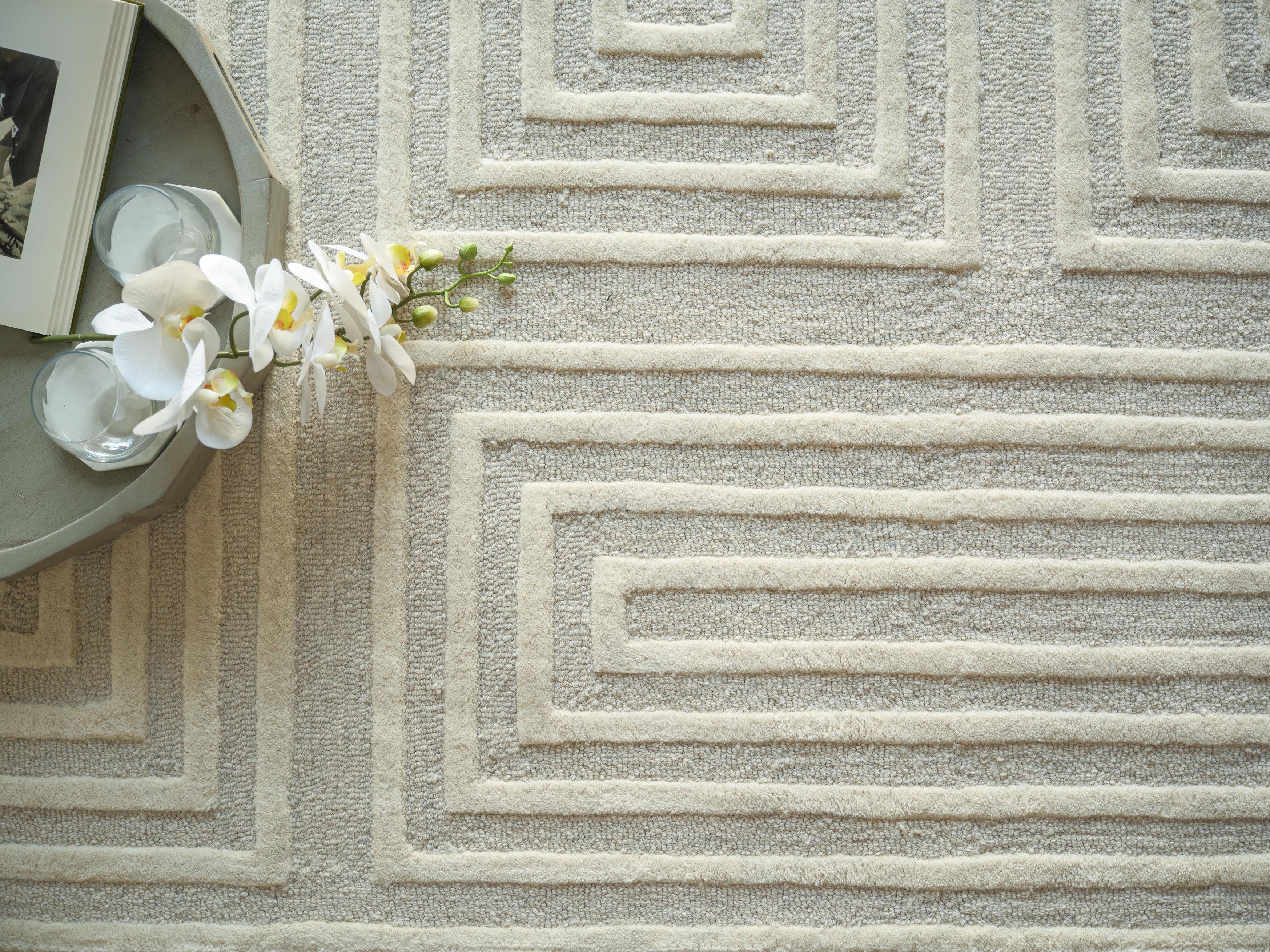 Exquisite Rugs Teton Hand Tufted New Zealand Wool In 7261 Silver/Ivory 18' X 14' Area Rug - Image 2