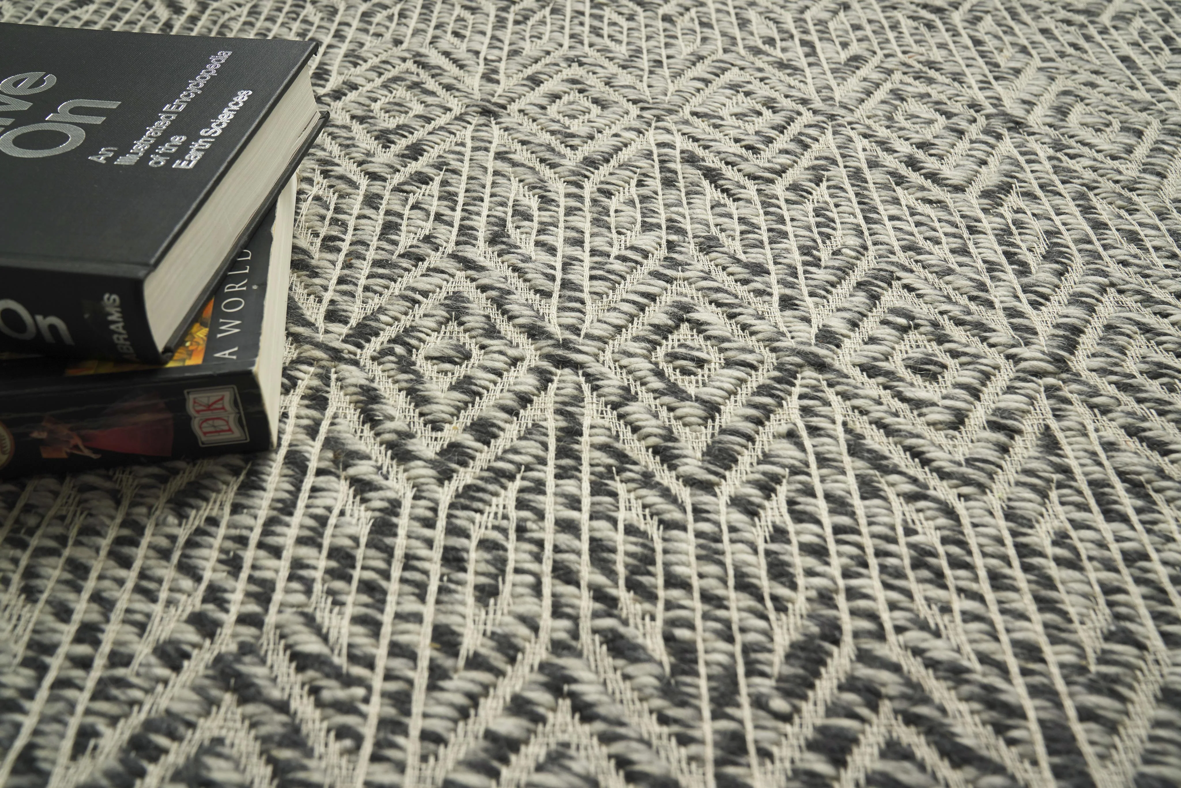 Exquisite Rugs Woven Earth Flatweave New Zealand Wool In 3433 Charcoal 10' X 8' Area Rug - Image 2
