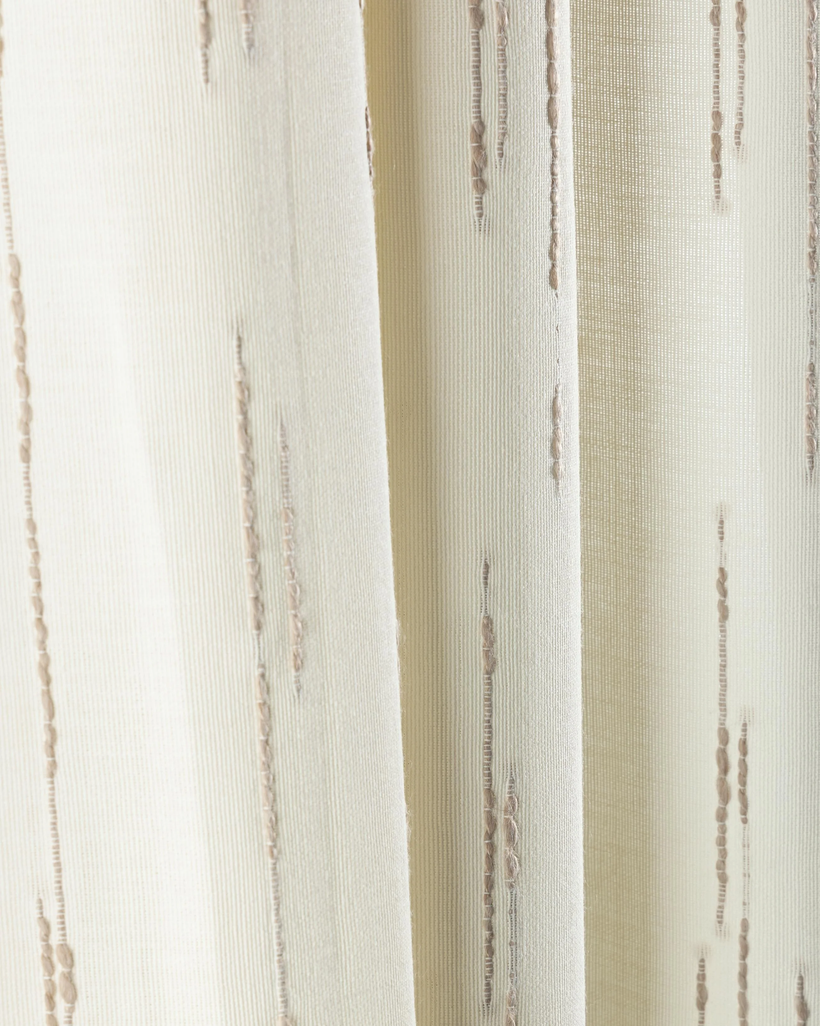Kravet Design 90064 16 Drapery Fabric - Image 4