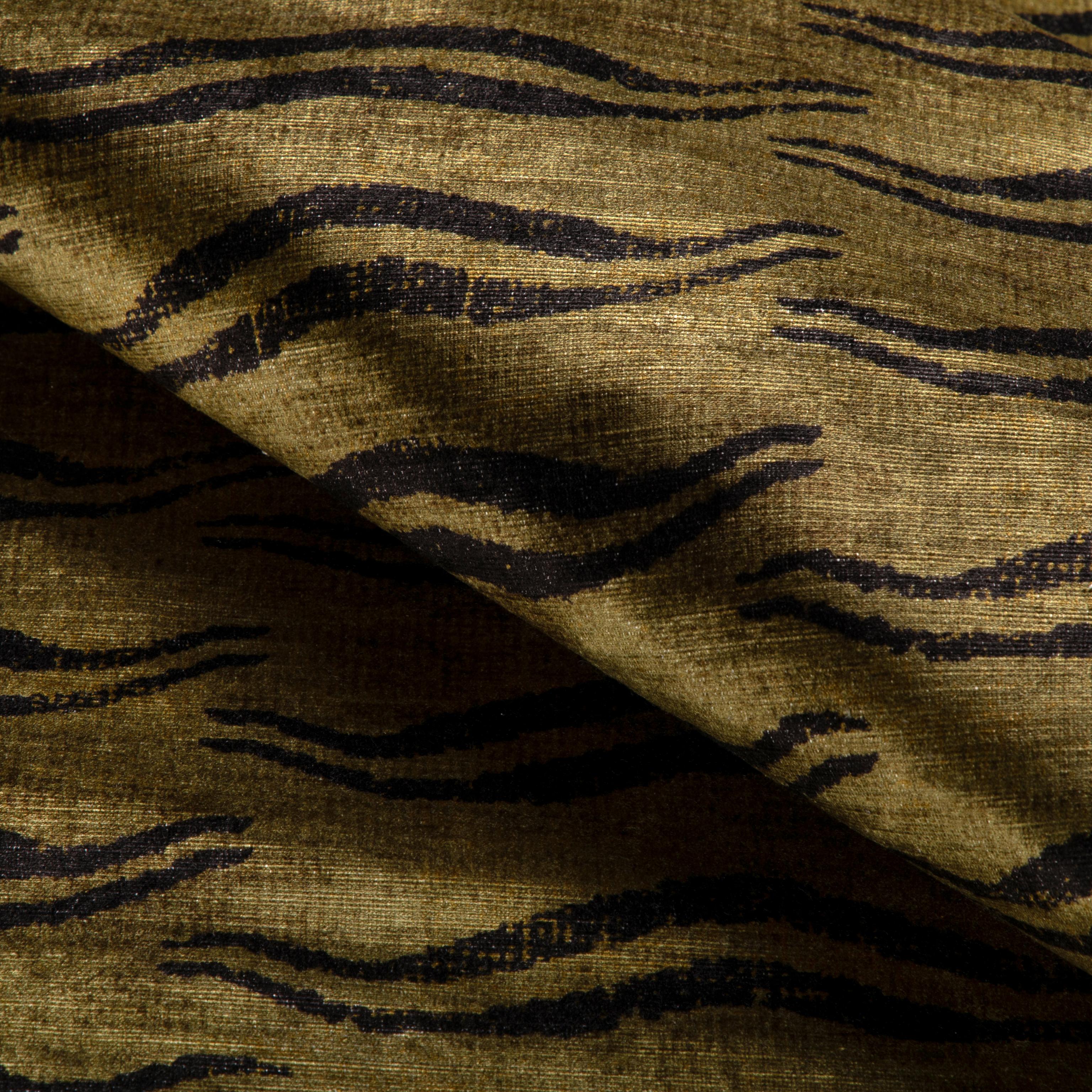 Lee Jofa Beckett Velvet Peridot Upholstery Fabric - Image 4
