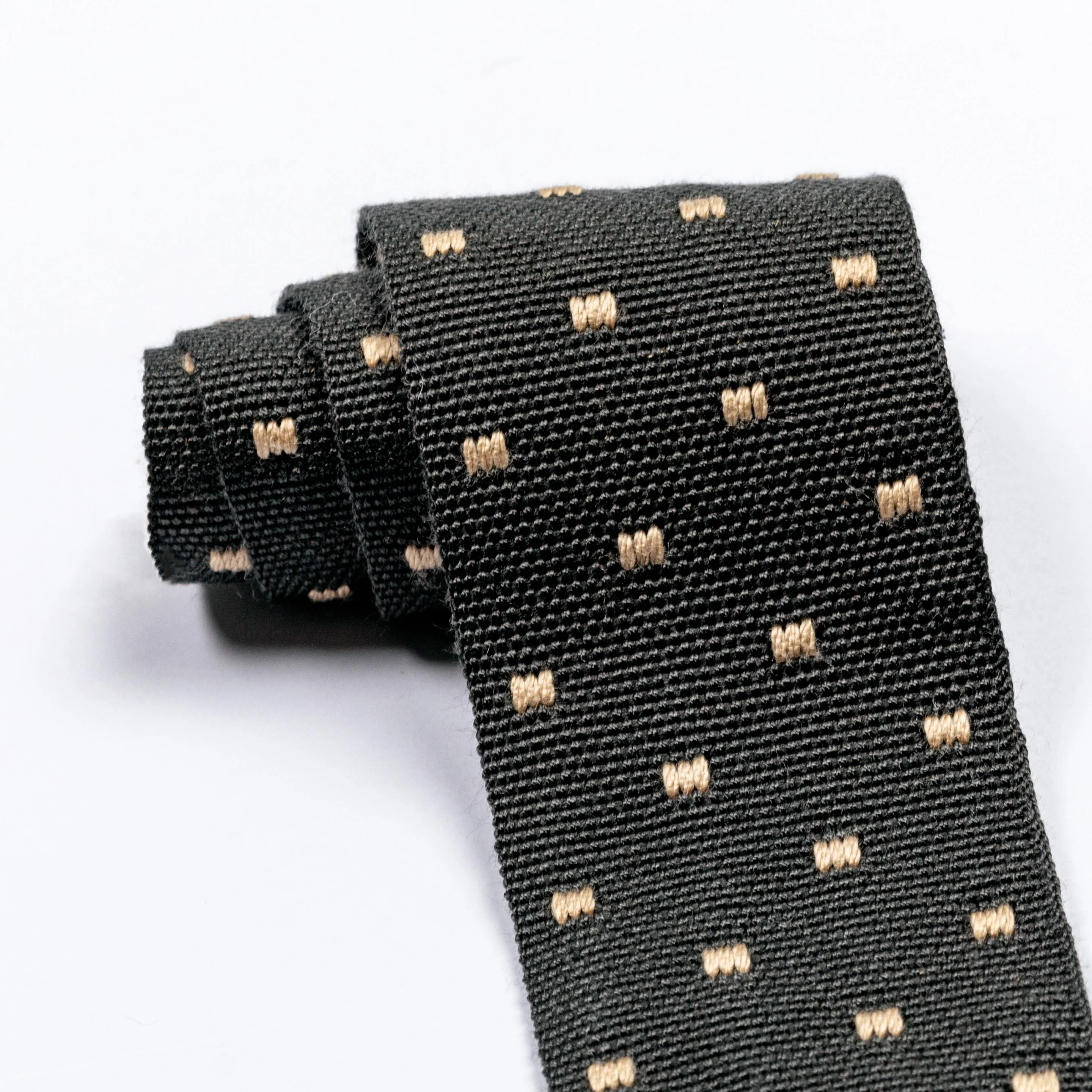 Lee Jofa Epoq Tape Noir Trim - Image 3