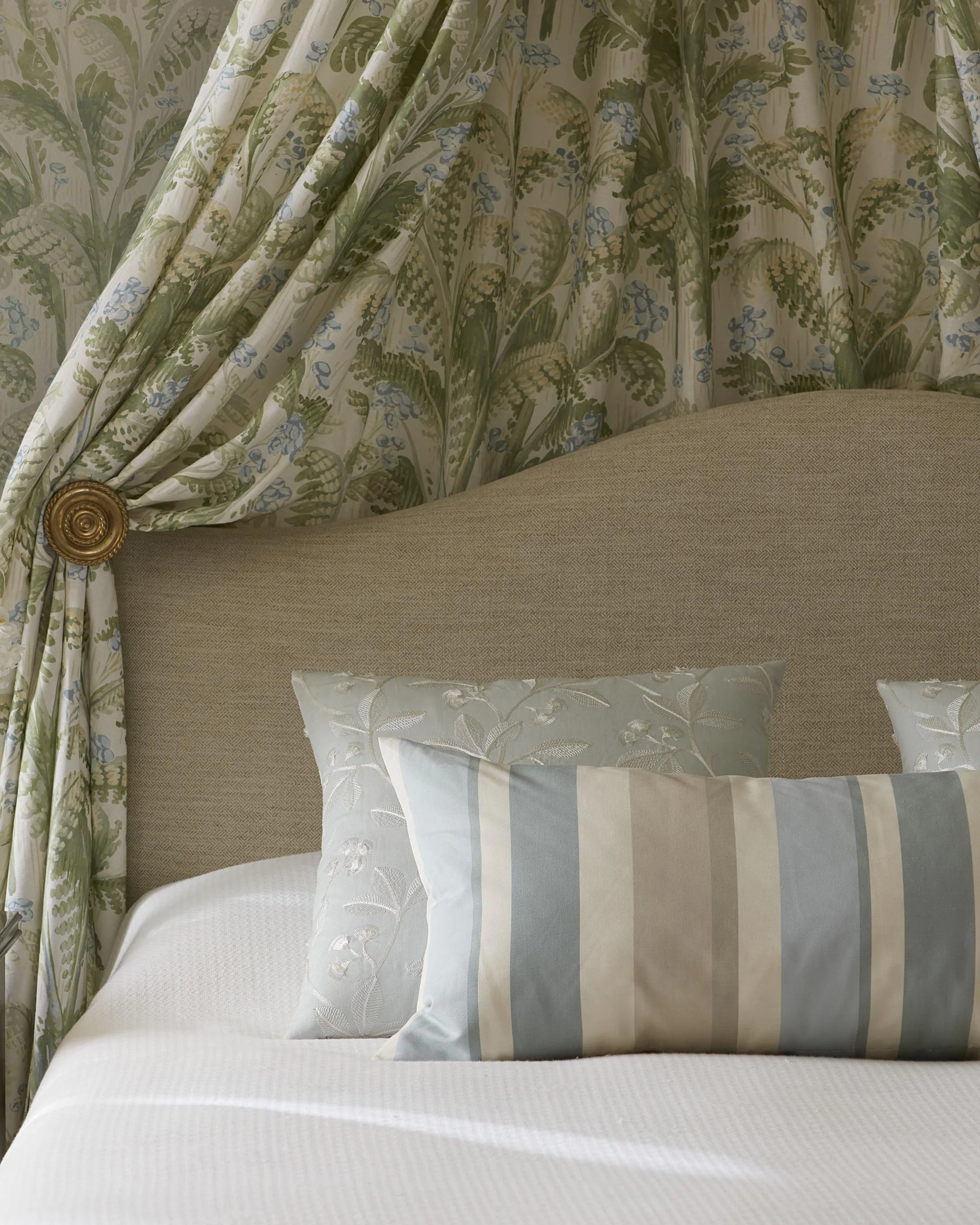 Lee Jofa Fisher Stripe Sky/Stone Fabric - Image 8