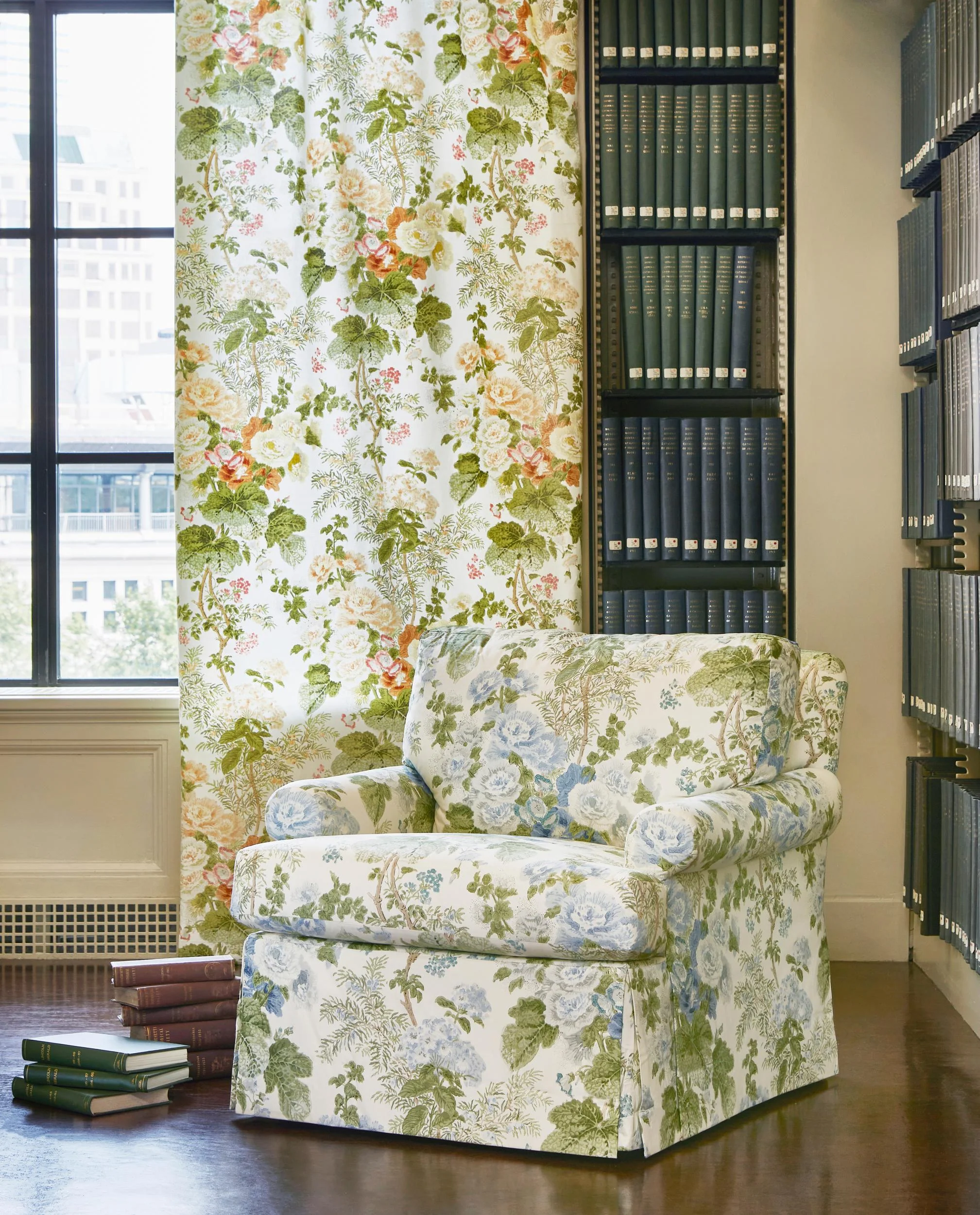 Lee Jofa Hollyhock Hdb Apricot/Moss Fabric - Image 6