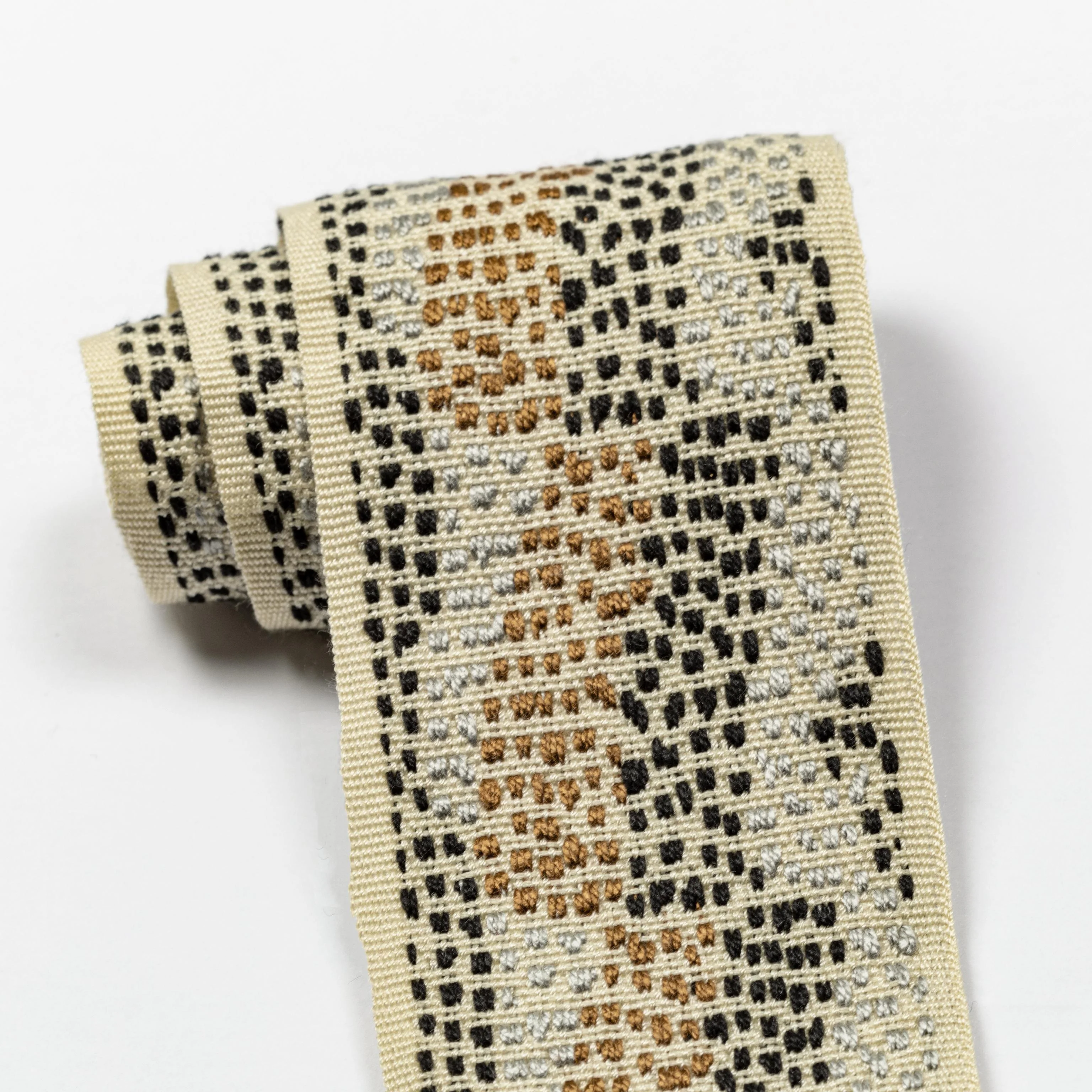 Lee Jofa Surge Tape Almond Trim - Image 3