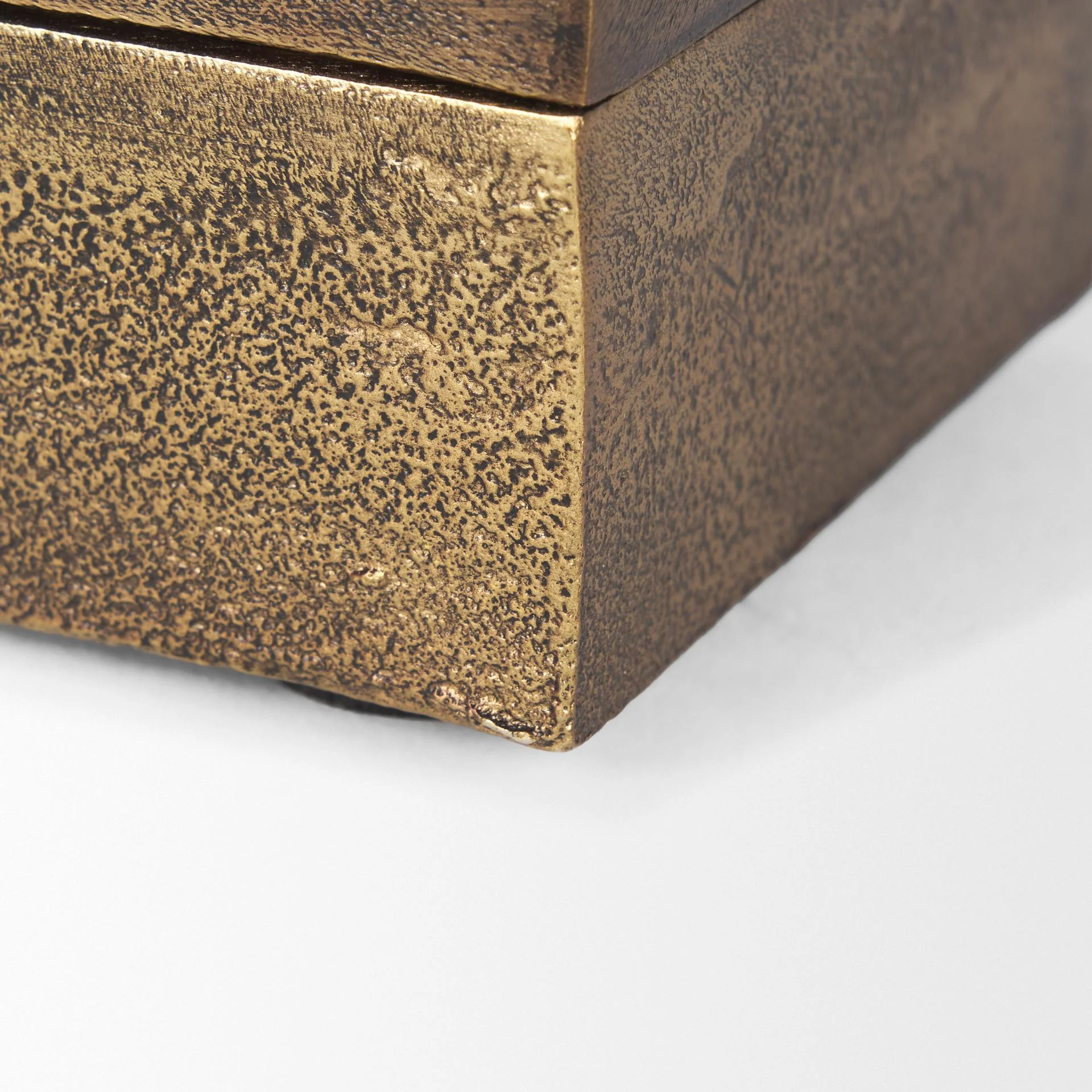 Mercana Porschia Small Antiqued Gold Metal Decorative Box - Image 10