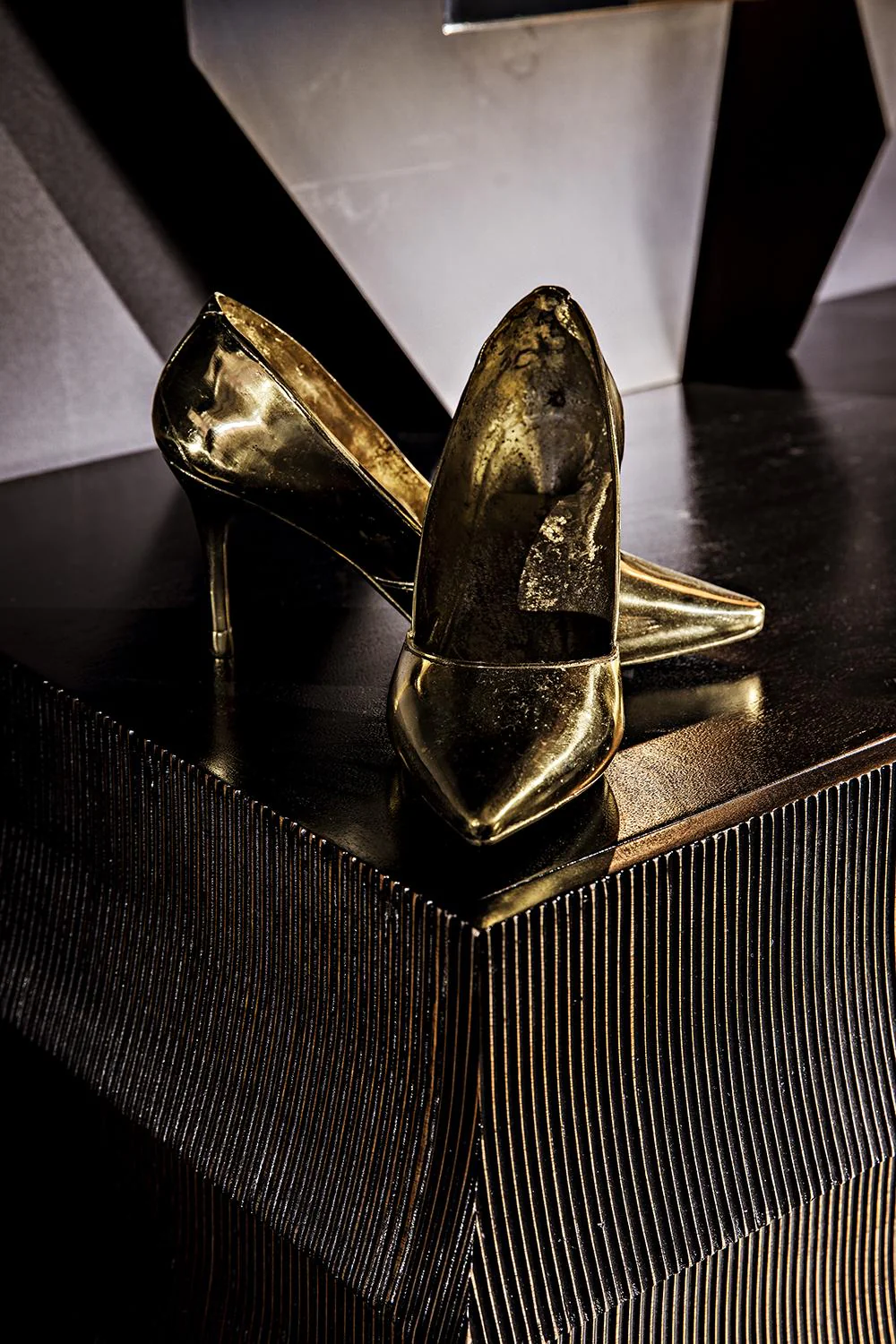 Noir Heel Brass - Image 7