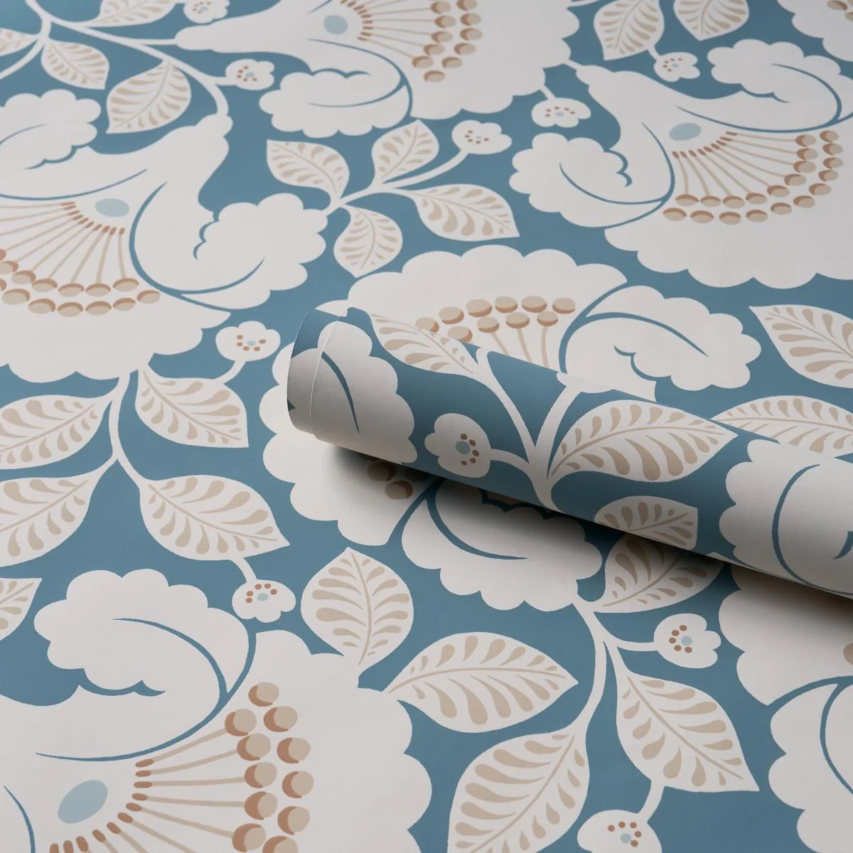 Schumacher Jackie Indigo Wallpaper - Image 4