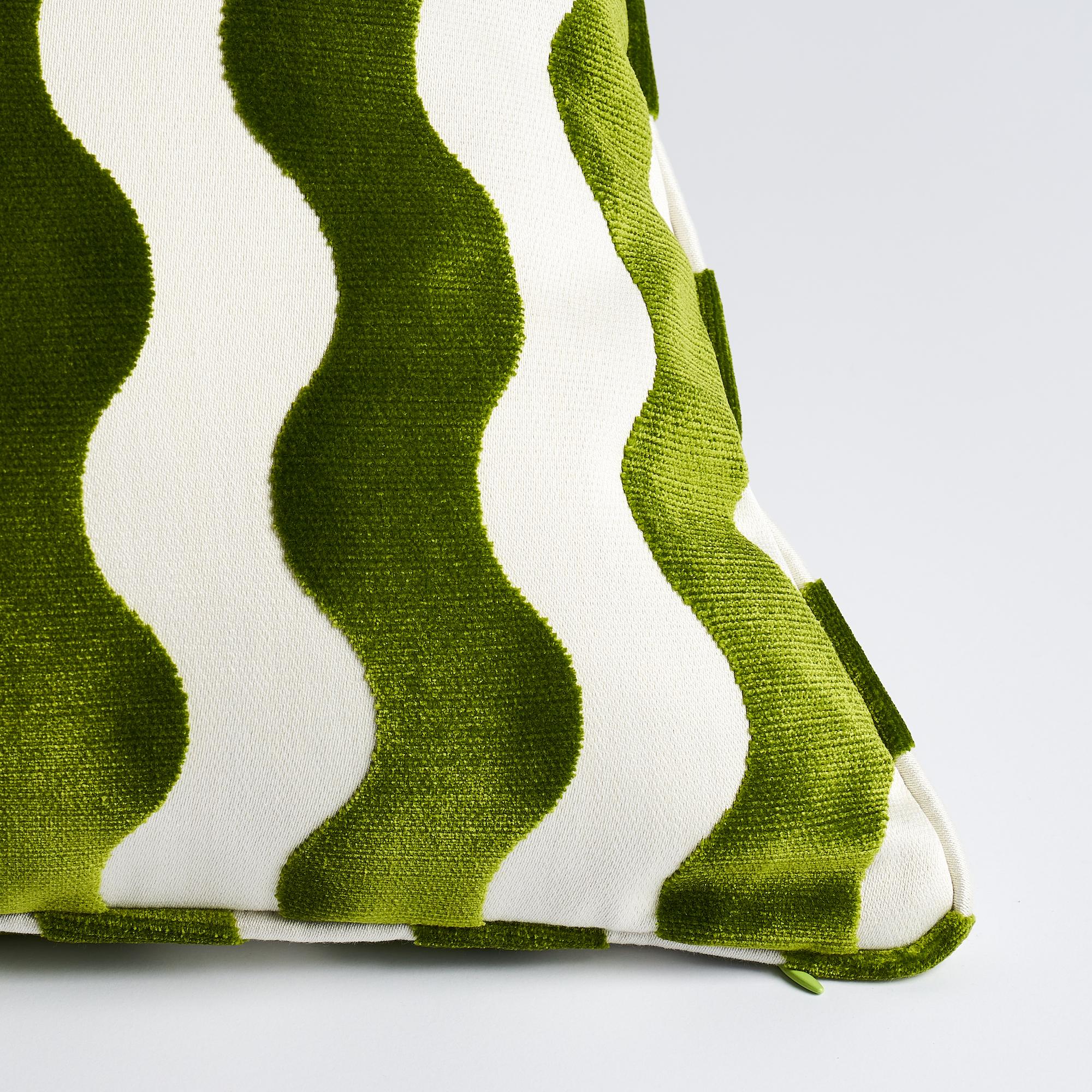 Schumacher Lettuce 20" X 20" The Wave Pillow - Image 2