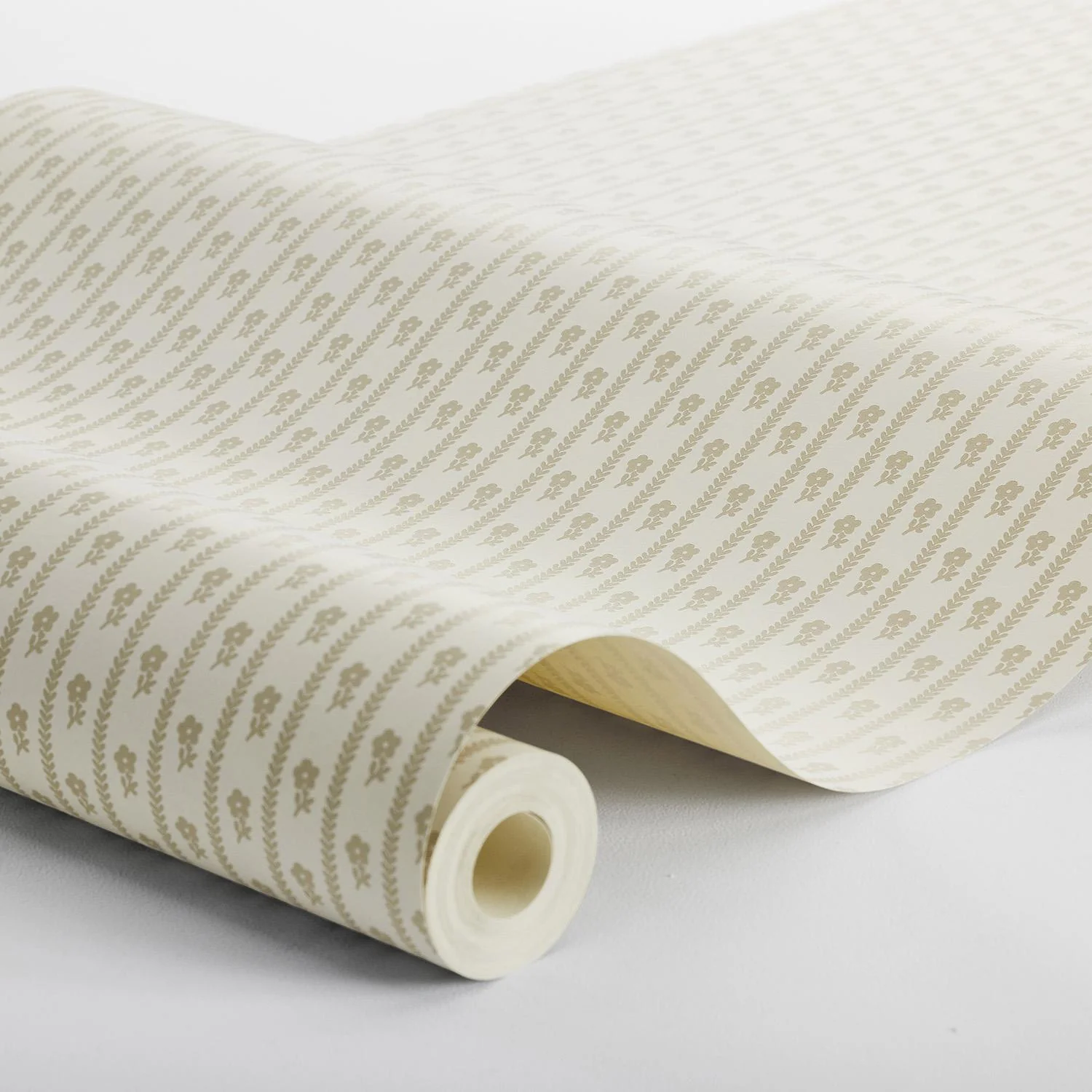 Schumacher Lilla Lyckan Natural Wallpaper - Image 2