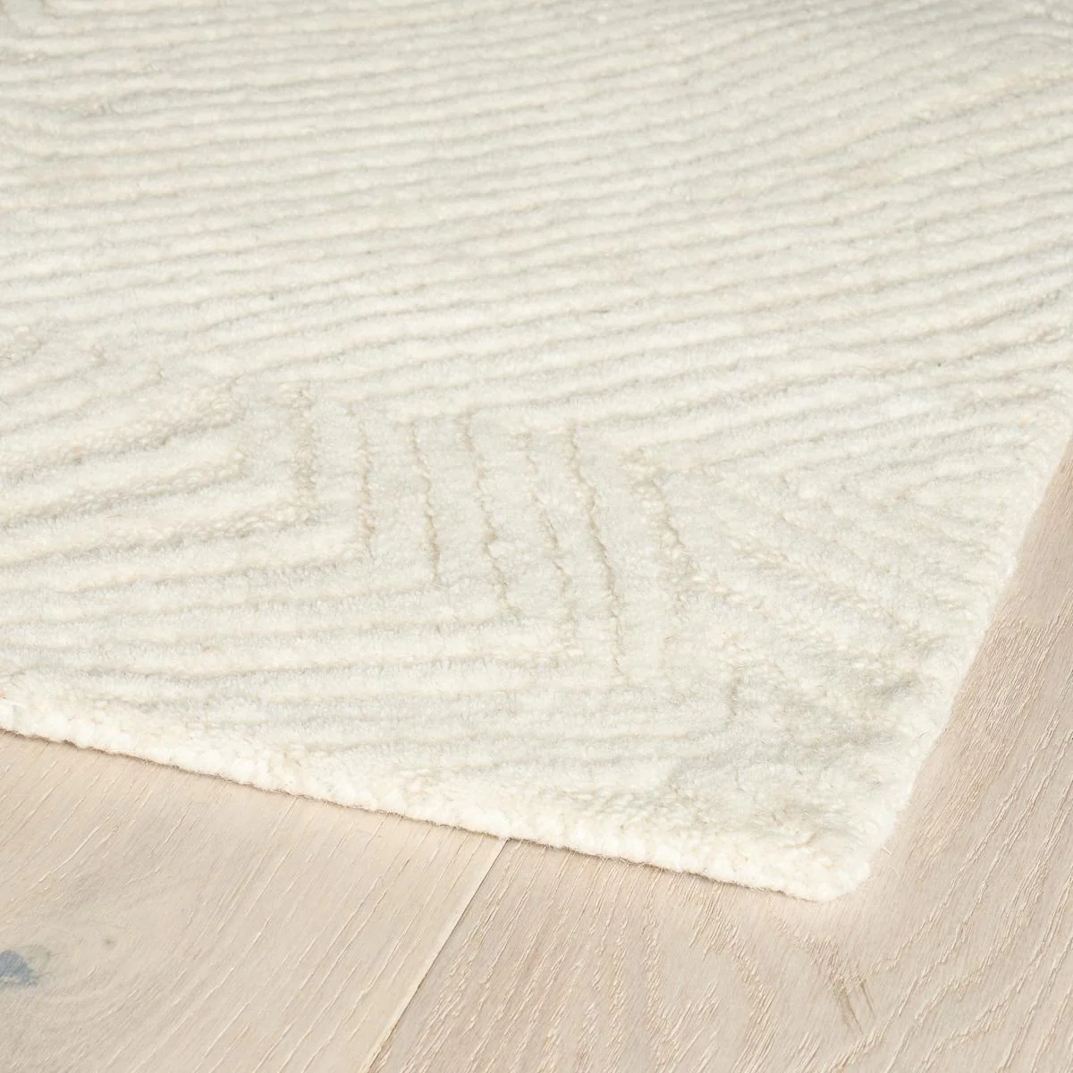 Schumacher Parchment 0.75' X 1' Rimini Rug - Image 4