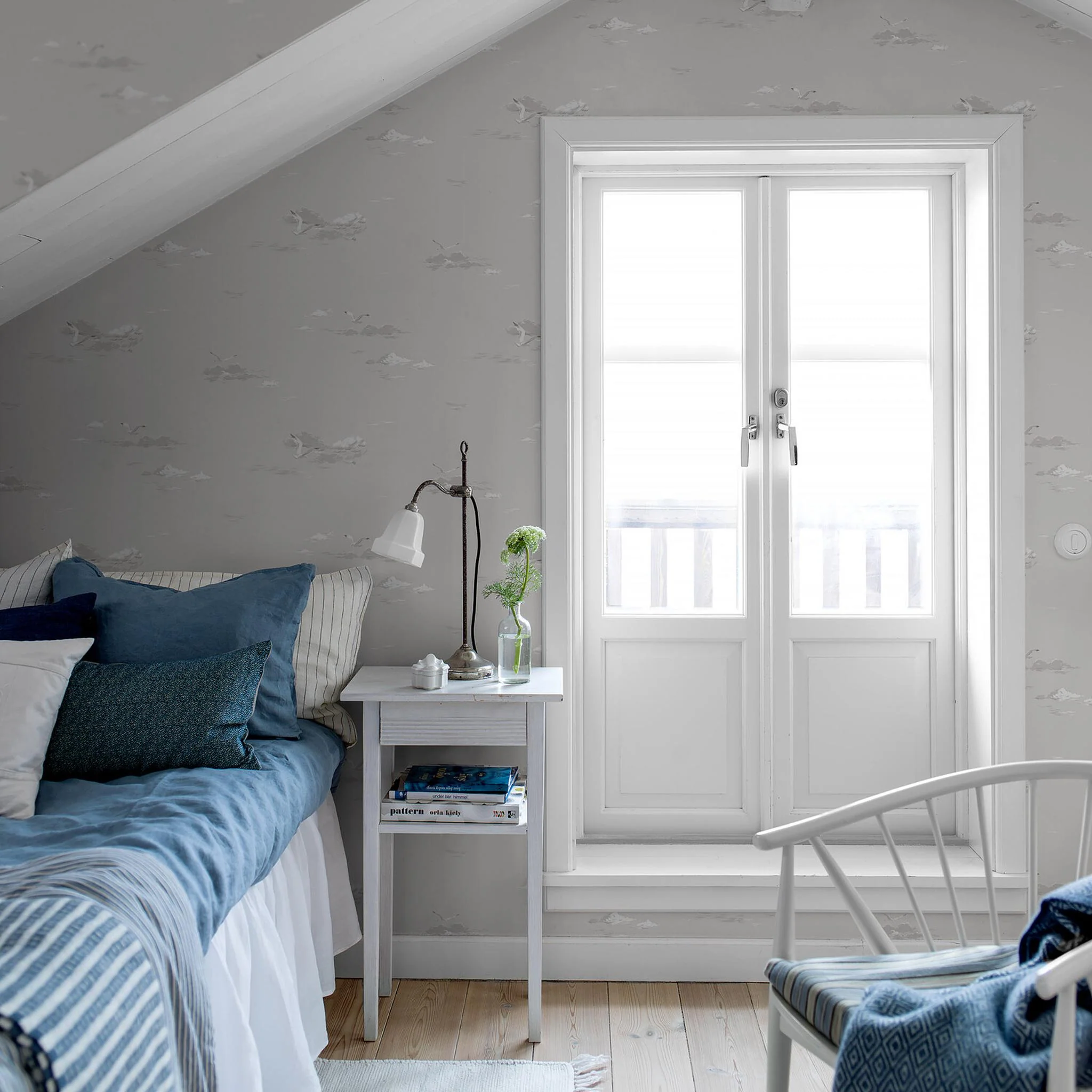 Schumacher Seagulls Grey Wallpaper - Image 4