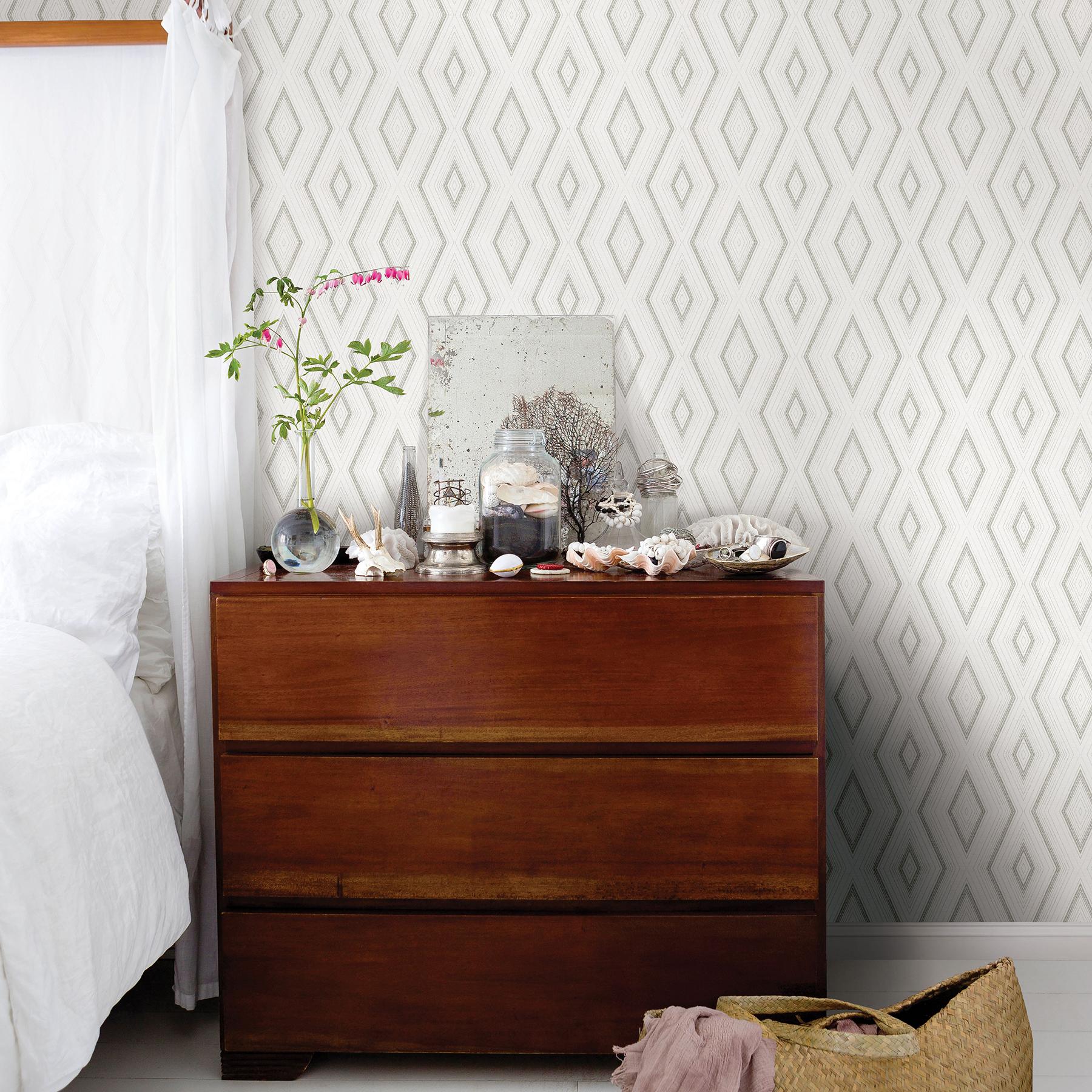 York Santa Cruz Grey Geometric Wallpaper - Image 2
