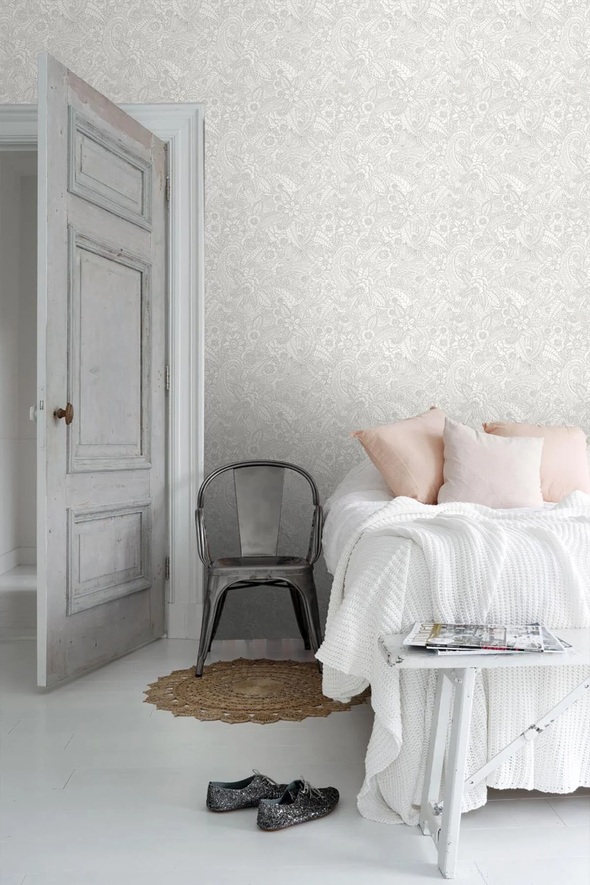 York Schunard Off-White Floral Wallpaper - Image 3